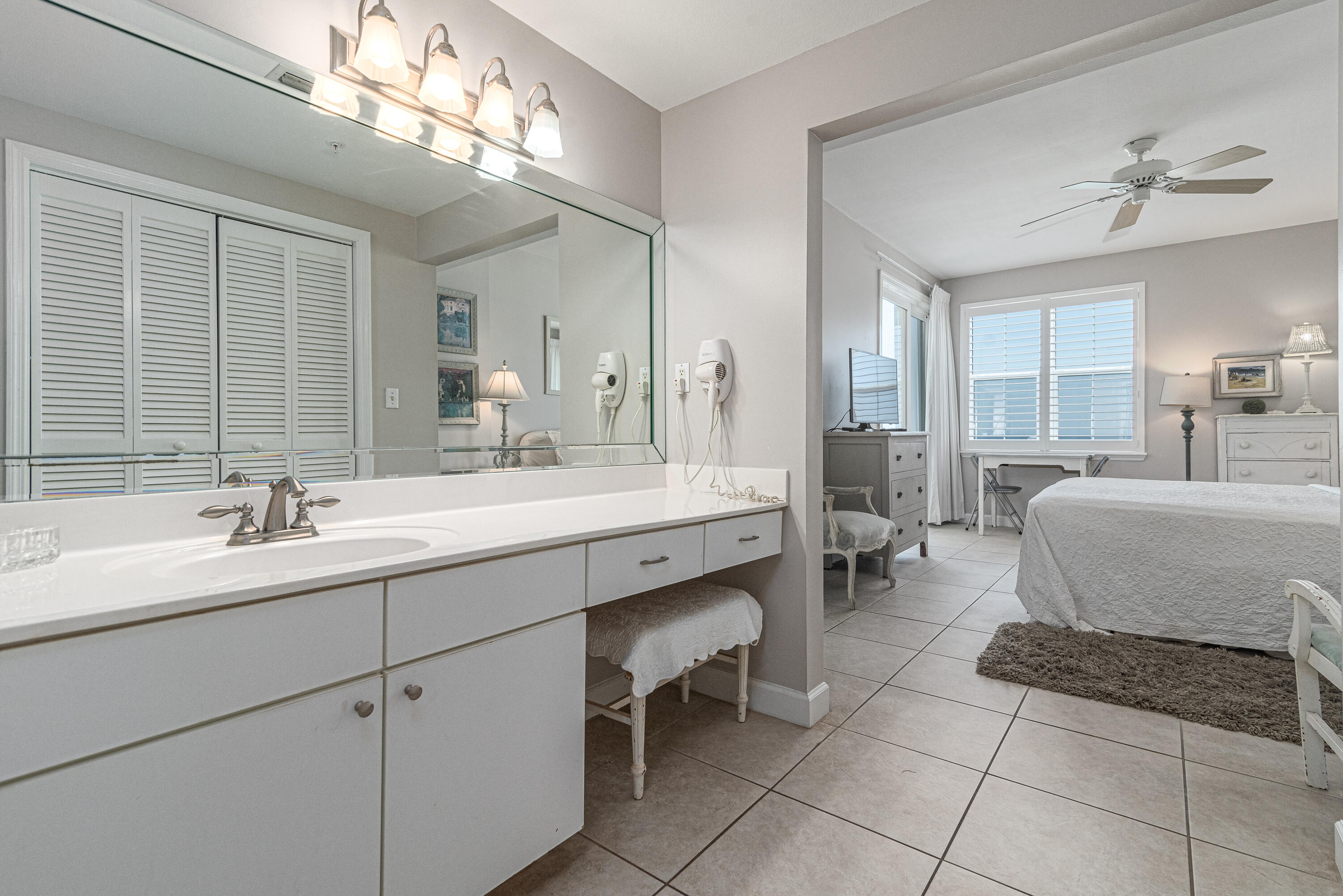 SUMMERCHASE CONDOInn at Crystal Beach - Residential