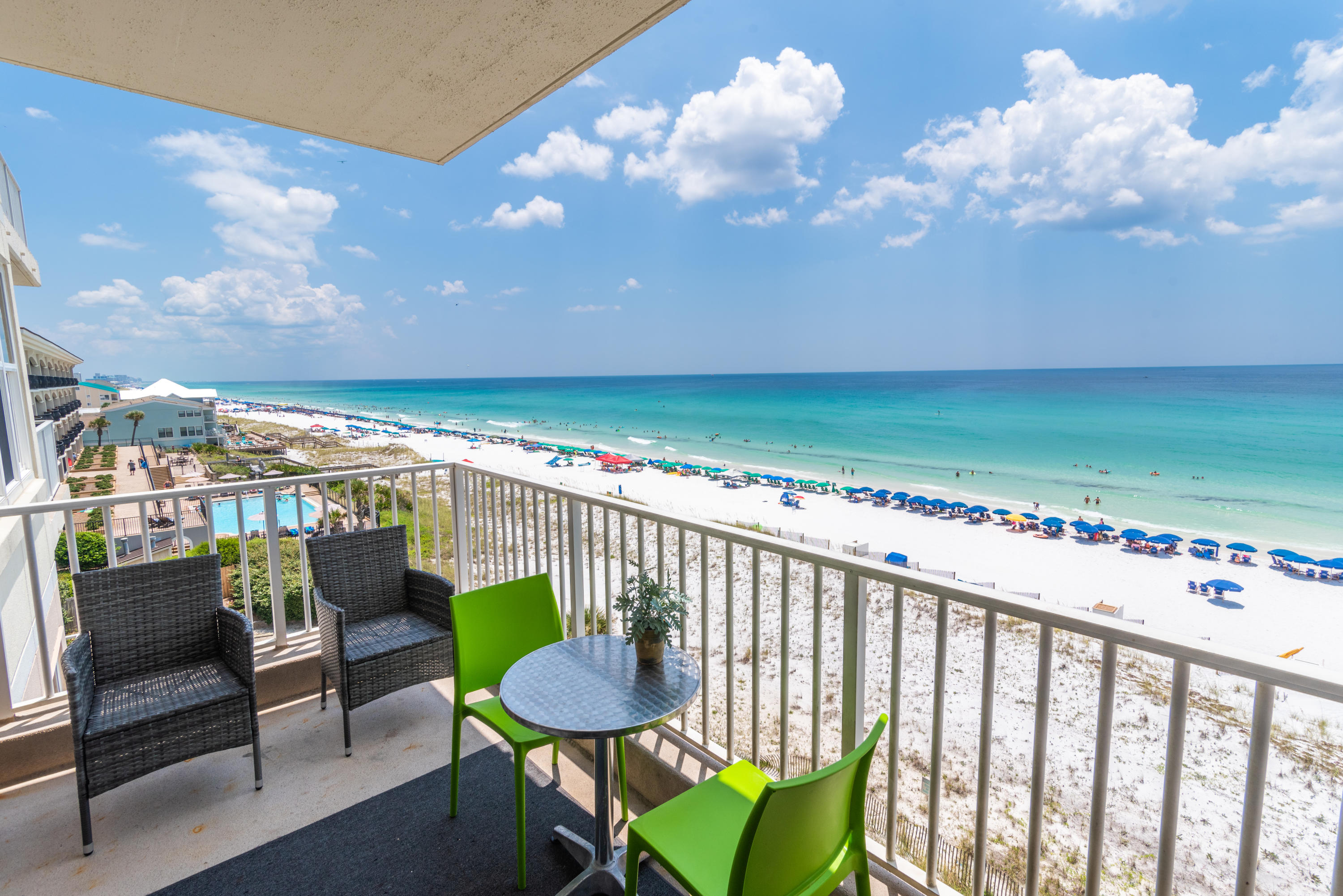 SUMMERCHASE CONDOInn at Crystal Beach - Residential