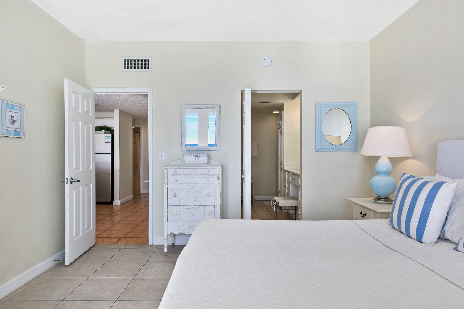 SUMMERCHASE CONDOInn at Crystal Beach - Residential