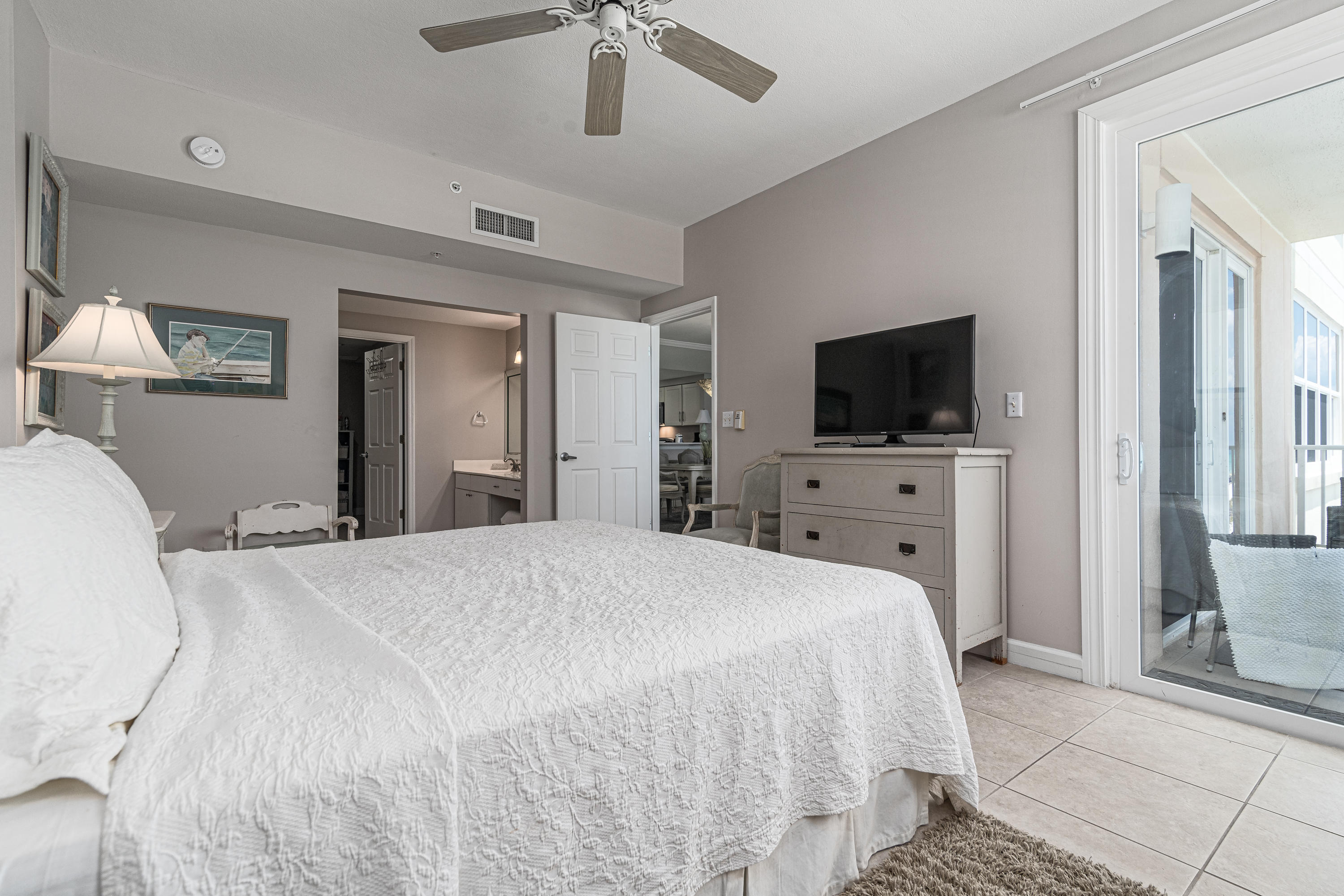 SUMMERCHASE CONDOInn at Crystal Beach - Residential