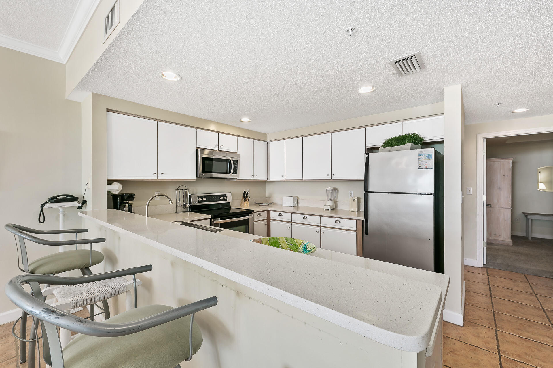 SUMMERCHASE CONDOInn at Crystal Beach - Residential