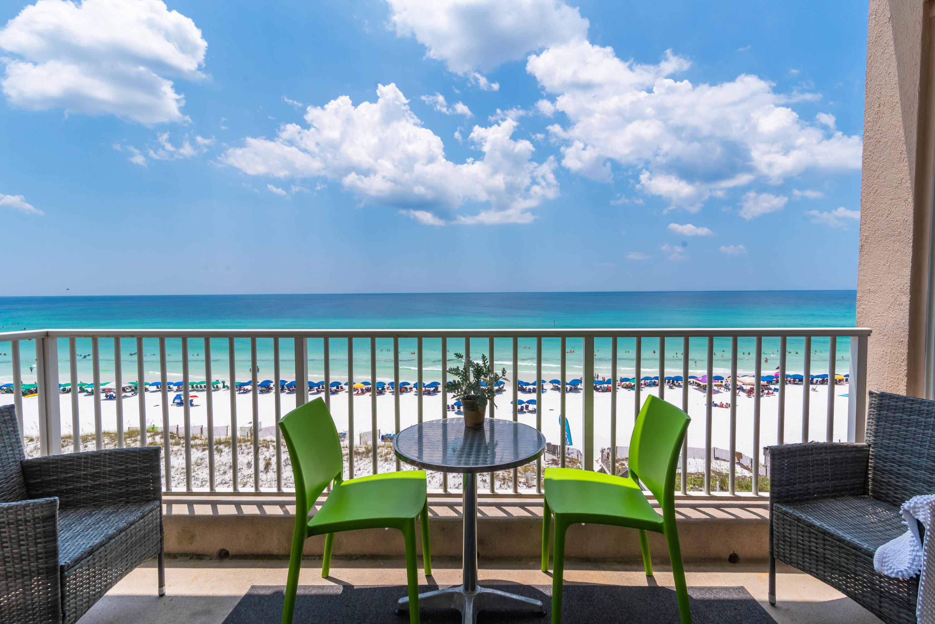 SUMMERCHASE CONDOInn at Crystal Beach - Residential
