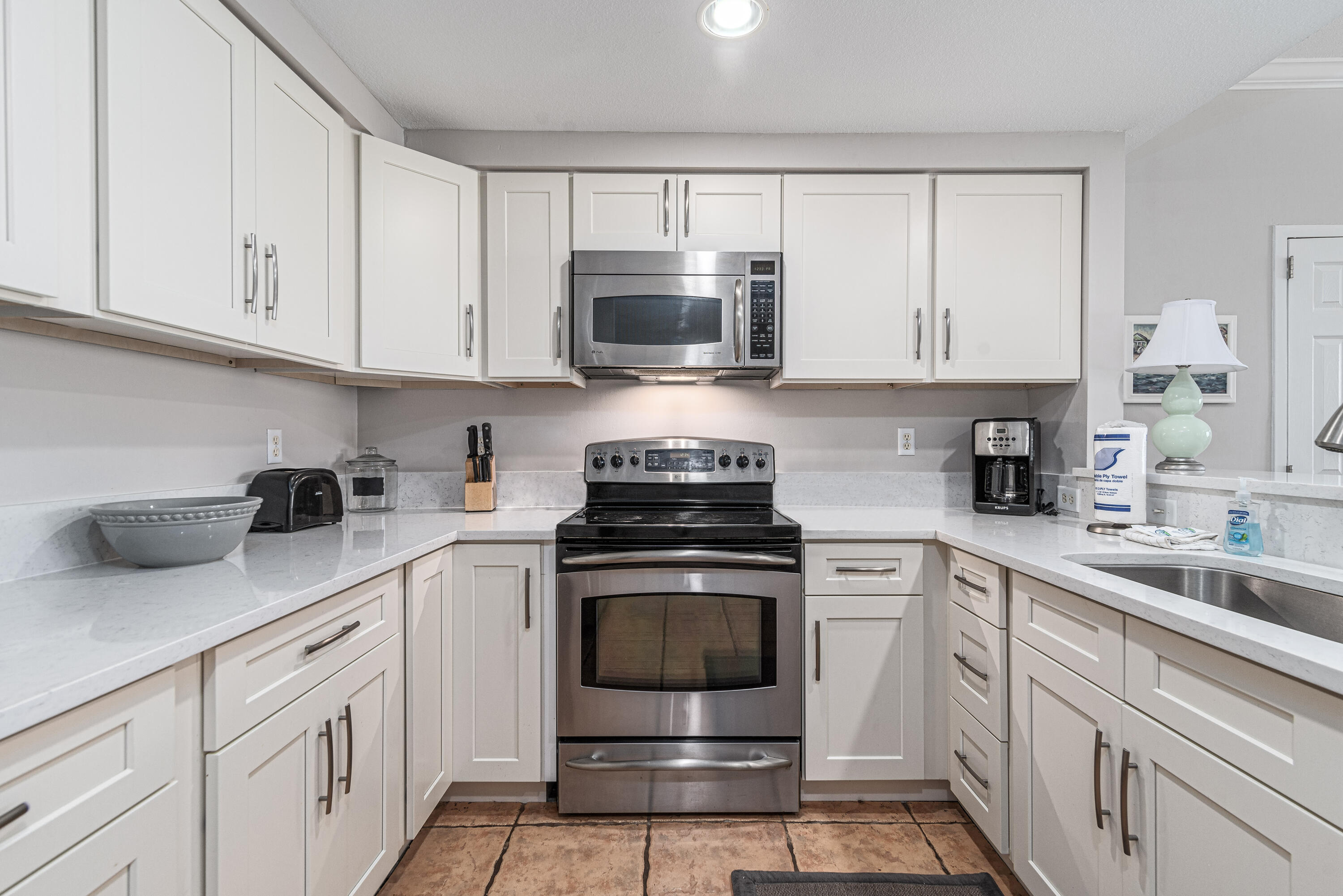 SUMMERCHASE CONDOInn at Crystal Beach - Residential