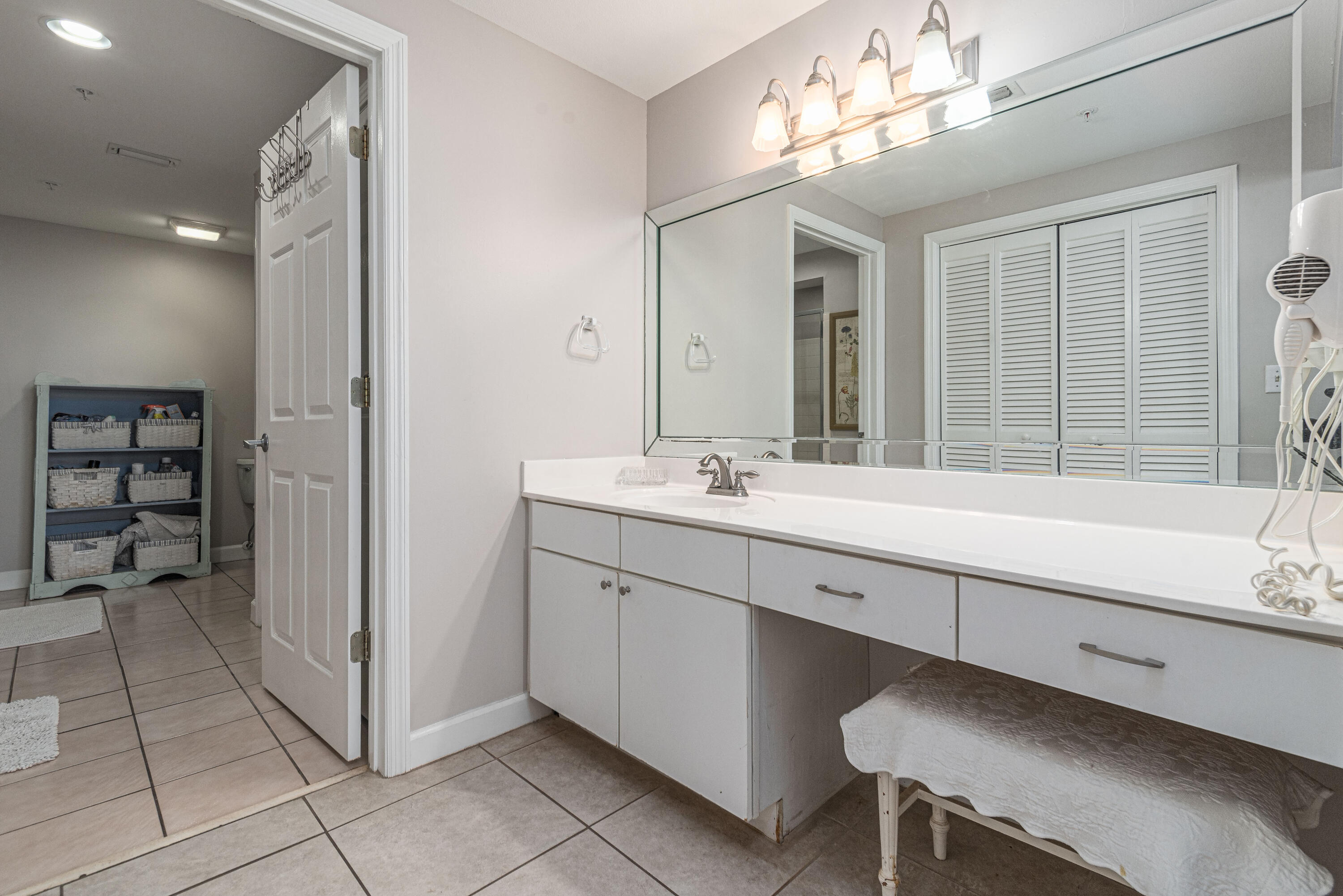 SUMMERCHASE CONDOInn at Crystal Beach - Residential