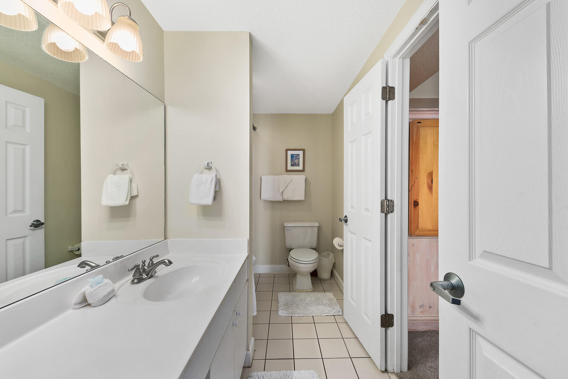 SUMMERCHASE CONDOInn at Crystal Beach - Residential