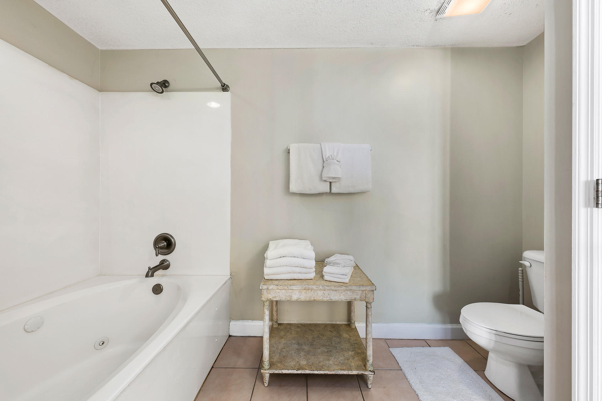 SUMMERCHASE CONDOInn at Crystal Beach - Residential