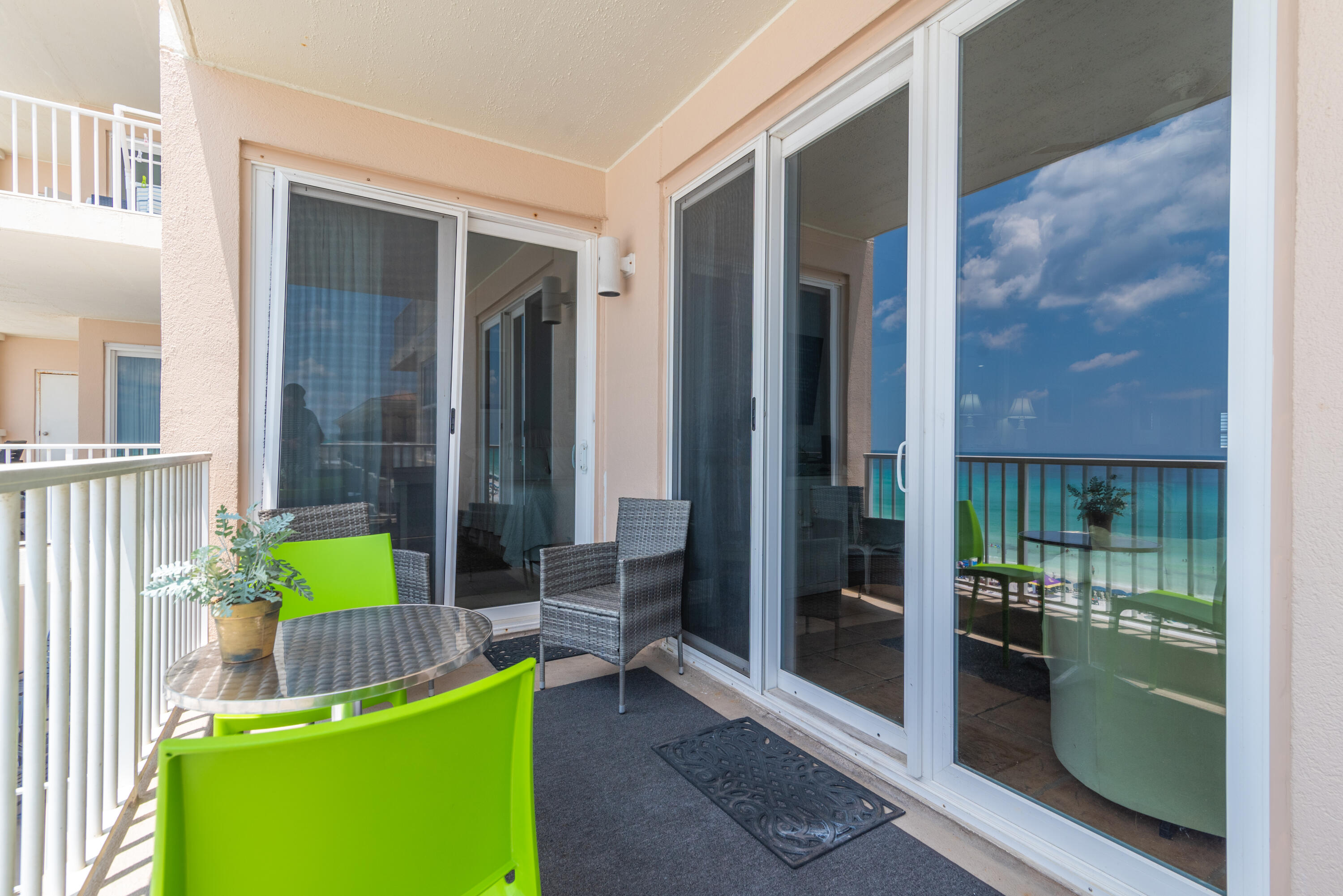 SUMMERCHASE CONDOInn at Crystal Beach - Residential