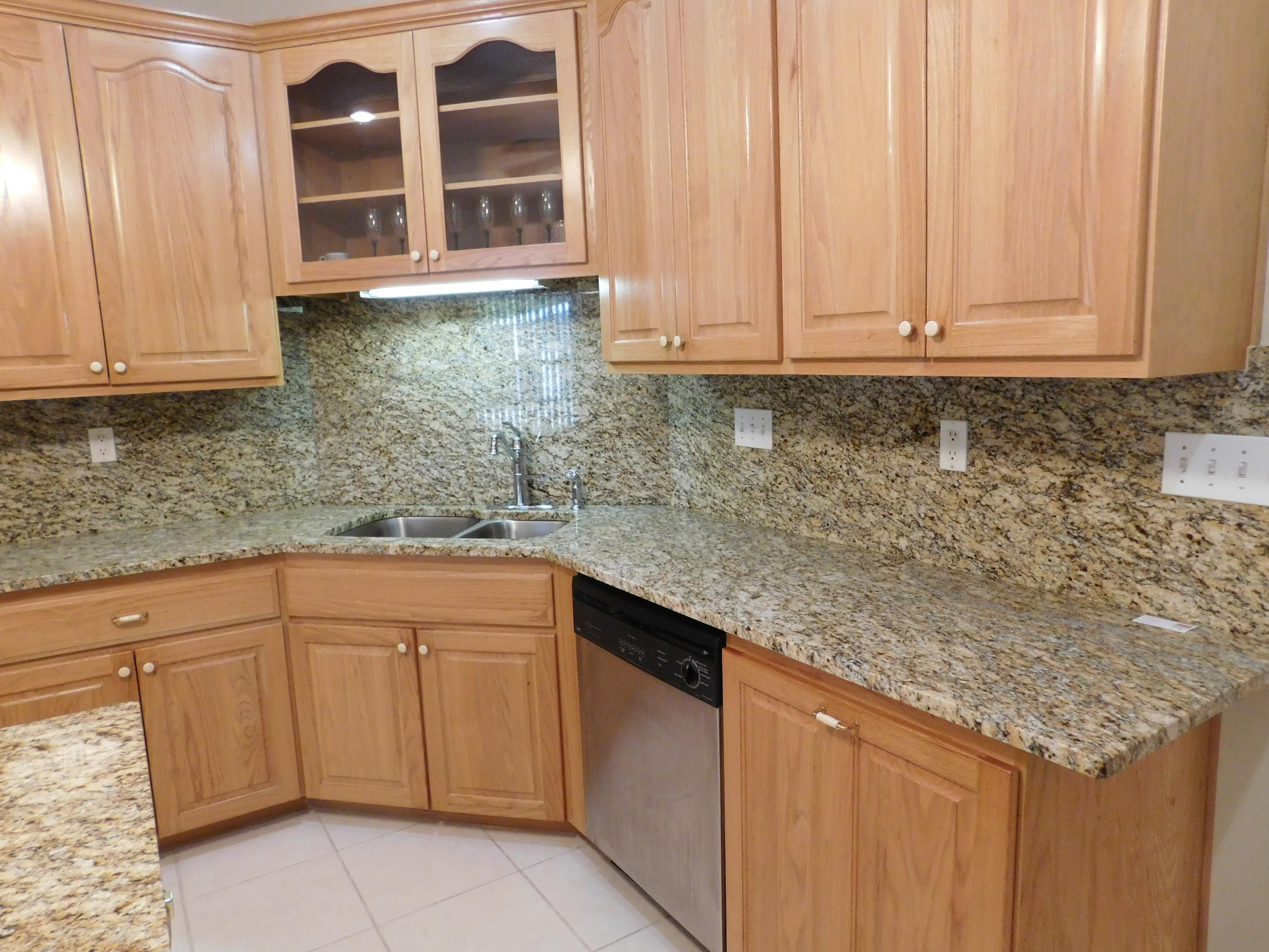 LUCKY G RANCHETTES - Residential