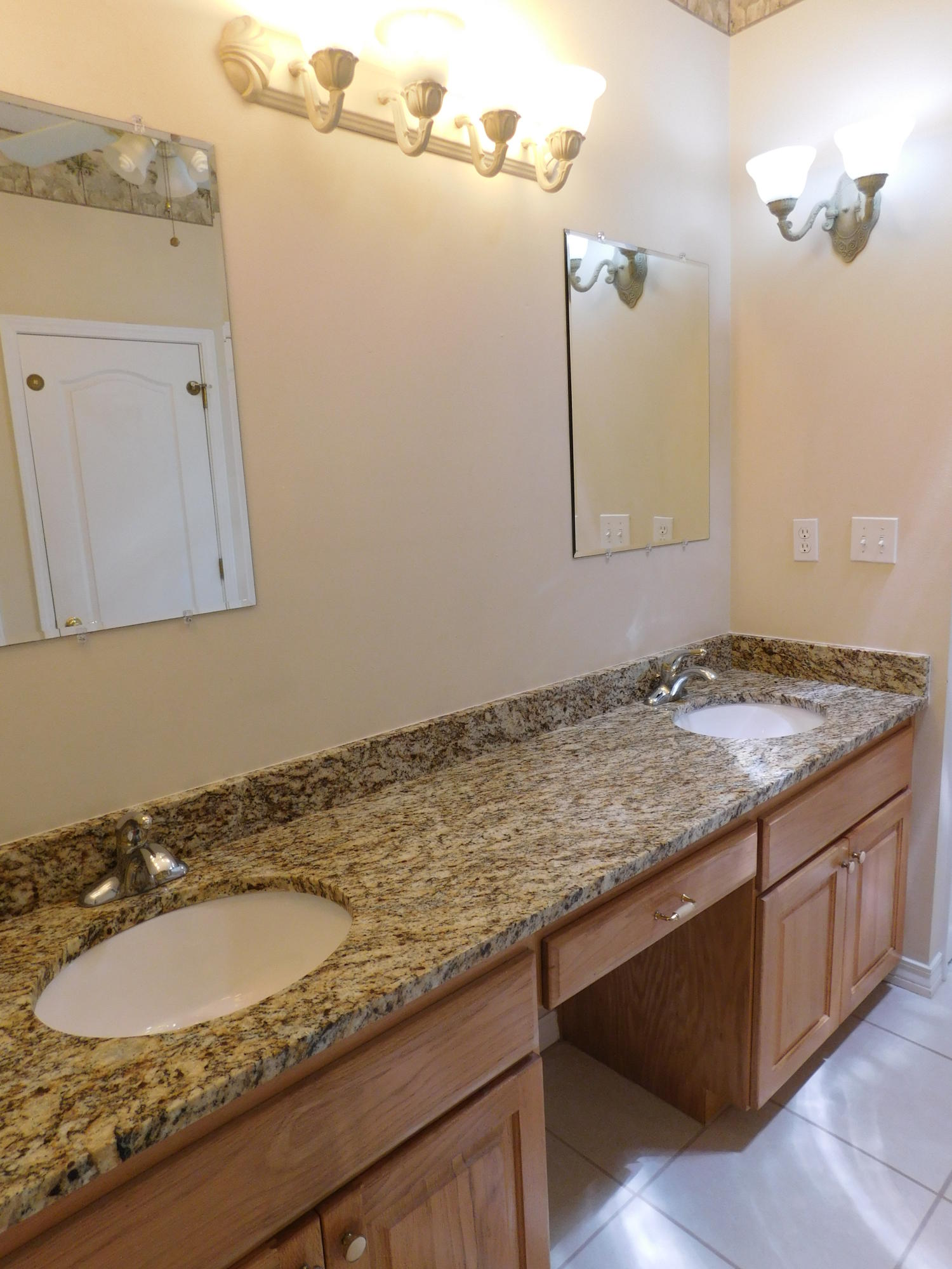 LUCKY G RANCHETTES - Residential