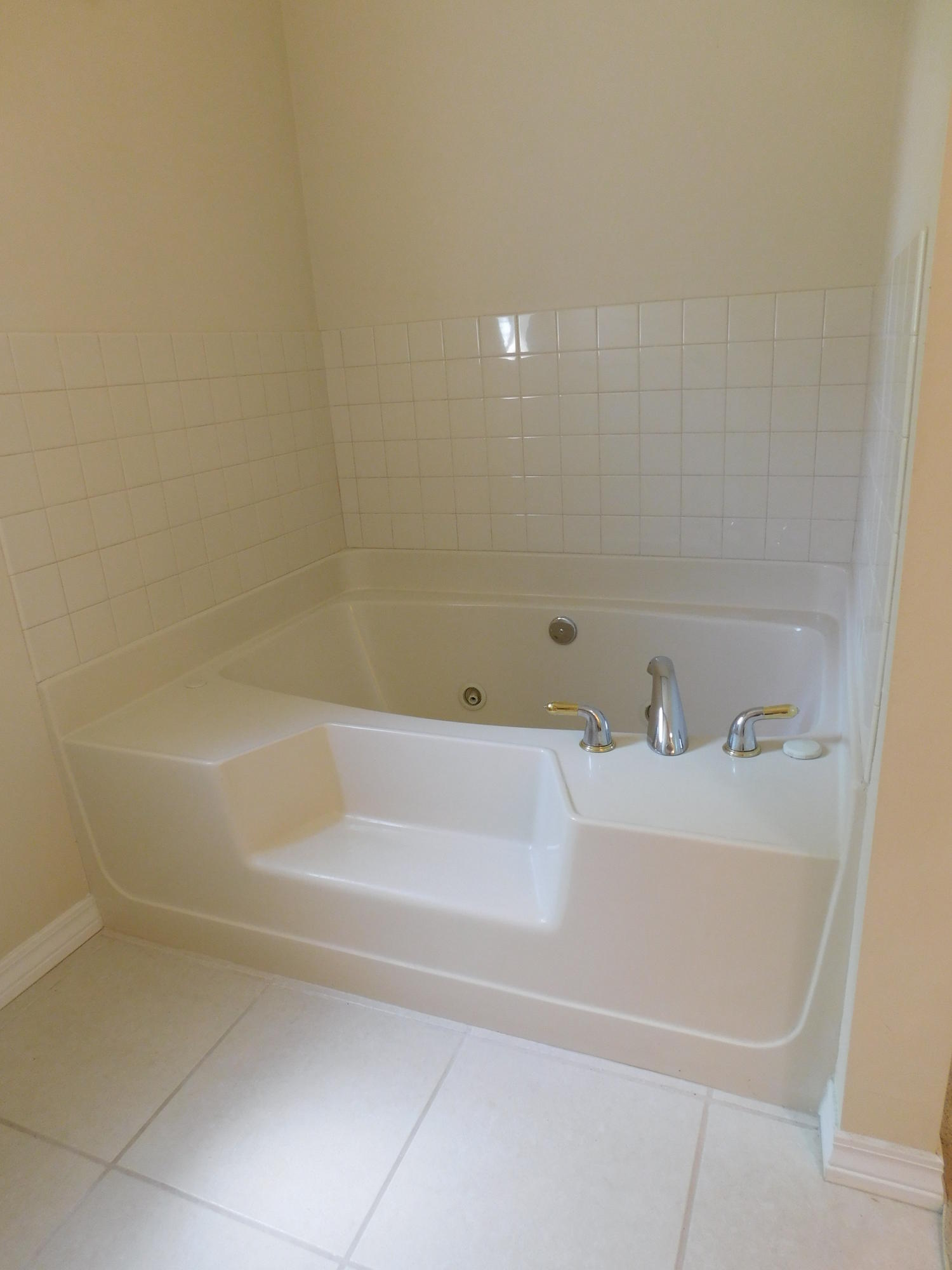 LUCKY G RANCHETTES - Residential