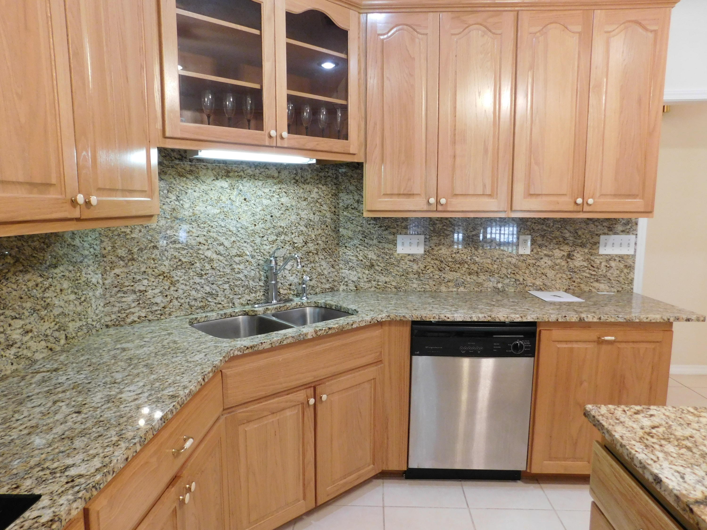 LUCKY G RANCHETTES - Residential