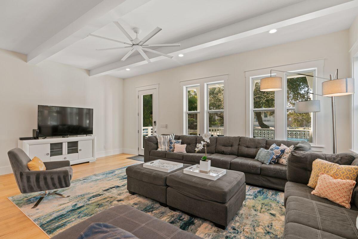 CRYSTAL BEACH - Residential