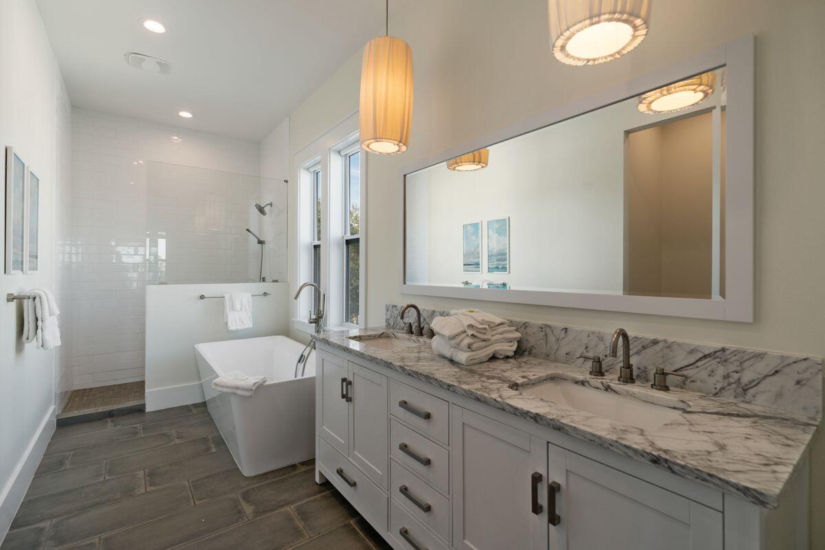 CRYSTAL BEACH - Residential