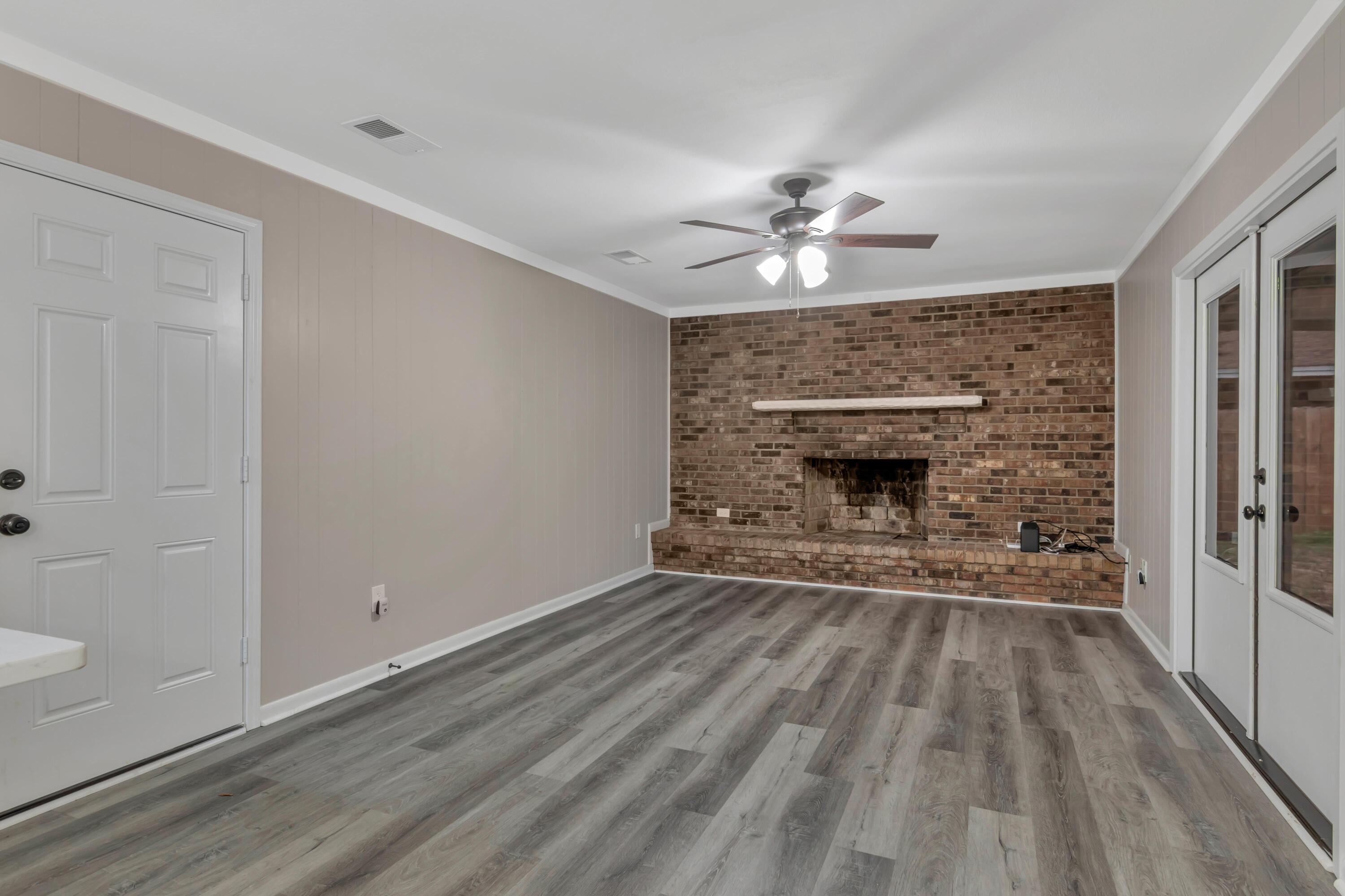 NICEVILLE (222200.00) - Residential