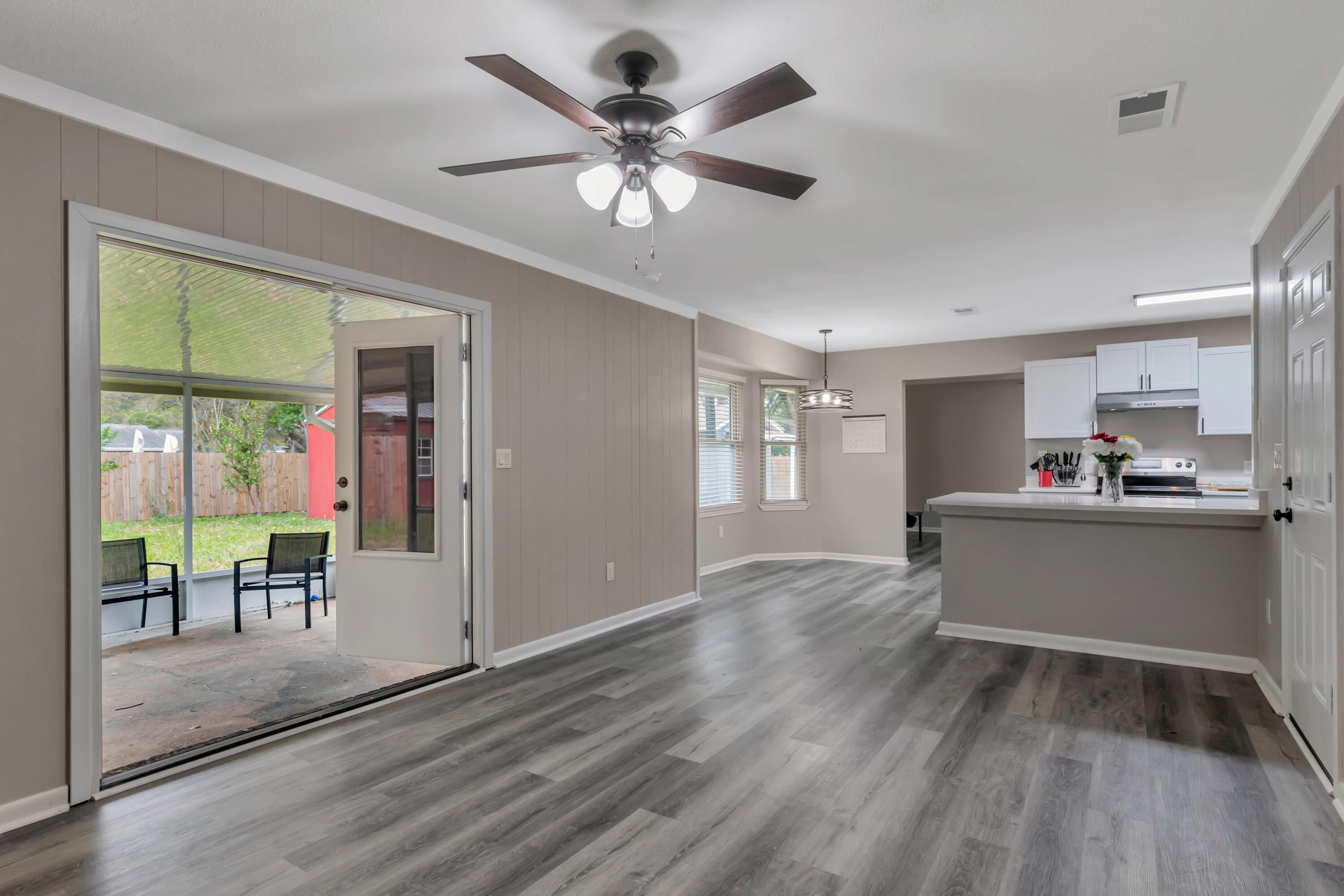 NICEVILLE (222200.00) - Residential