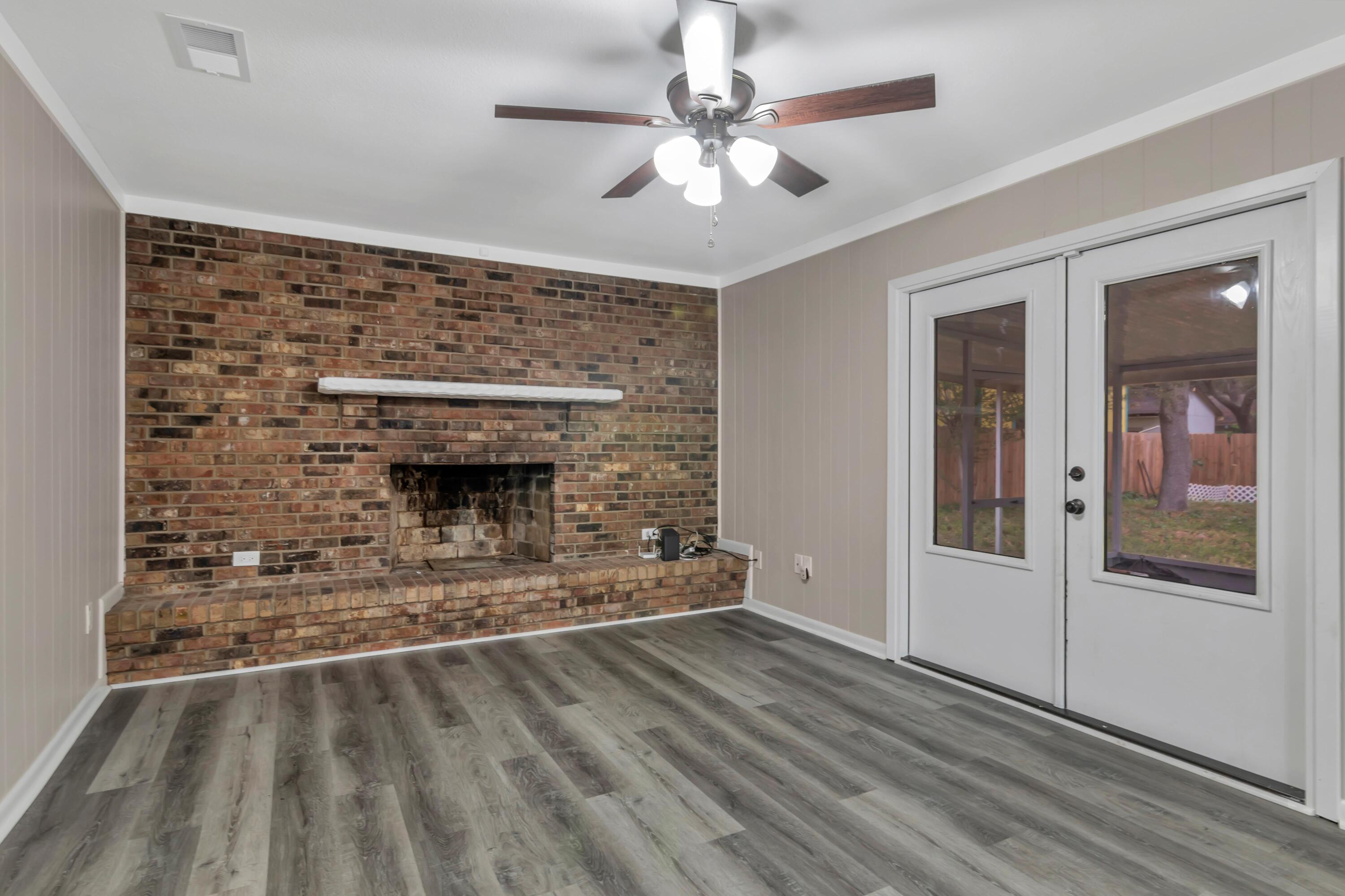 NICEVILLE (222200.00) - Residential