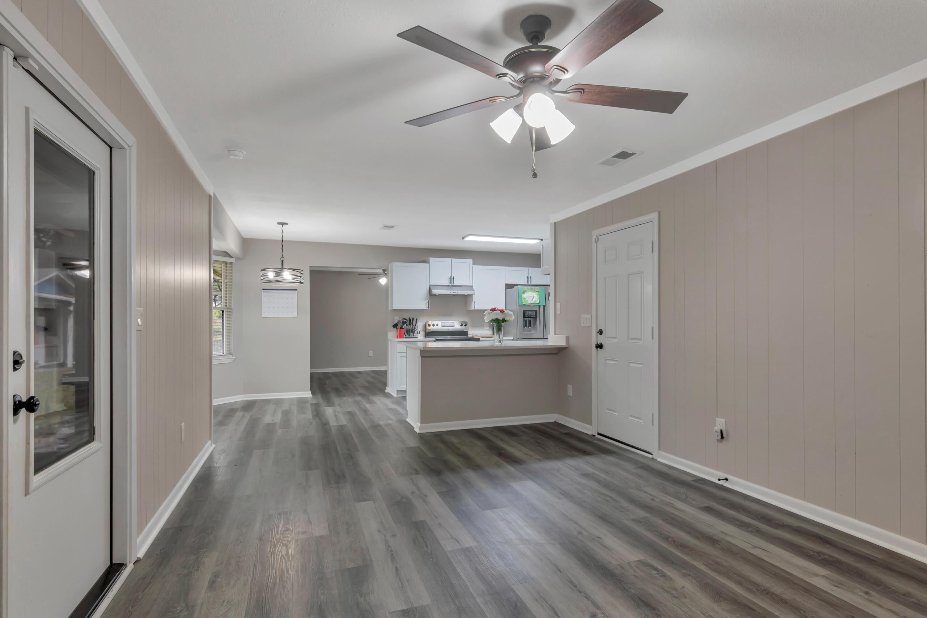 NICEVILLE (222200.00) - Residential