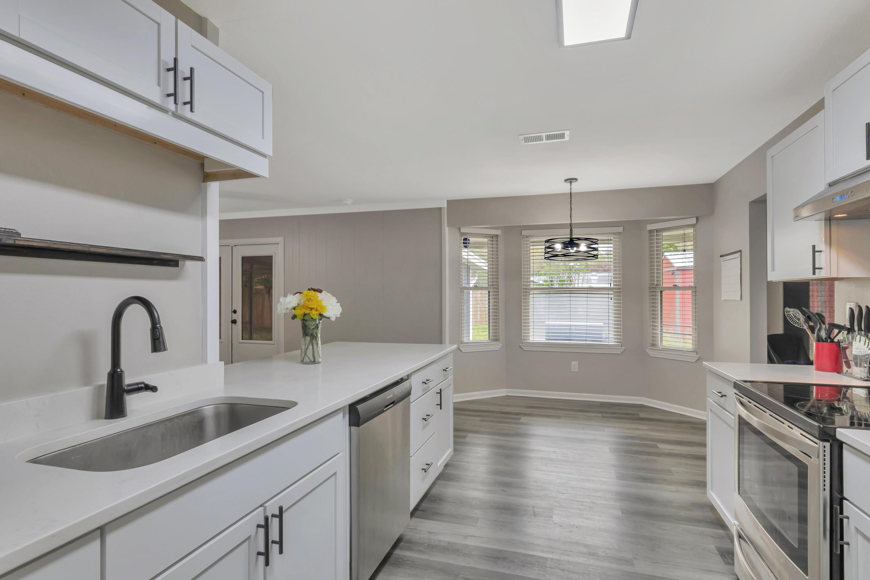 NICEVILLE (222200.00) - Residential