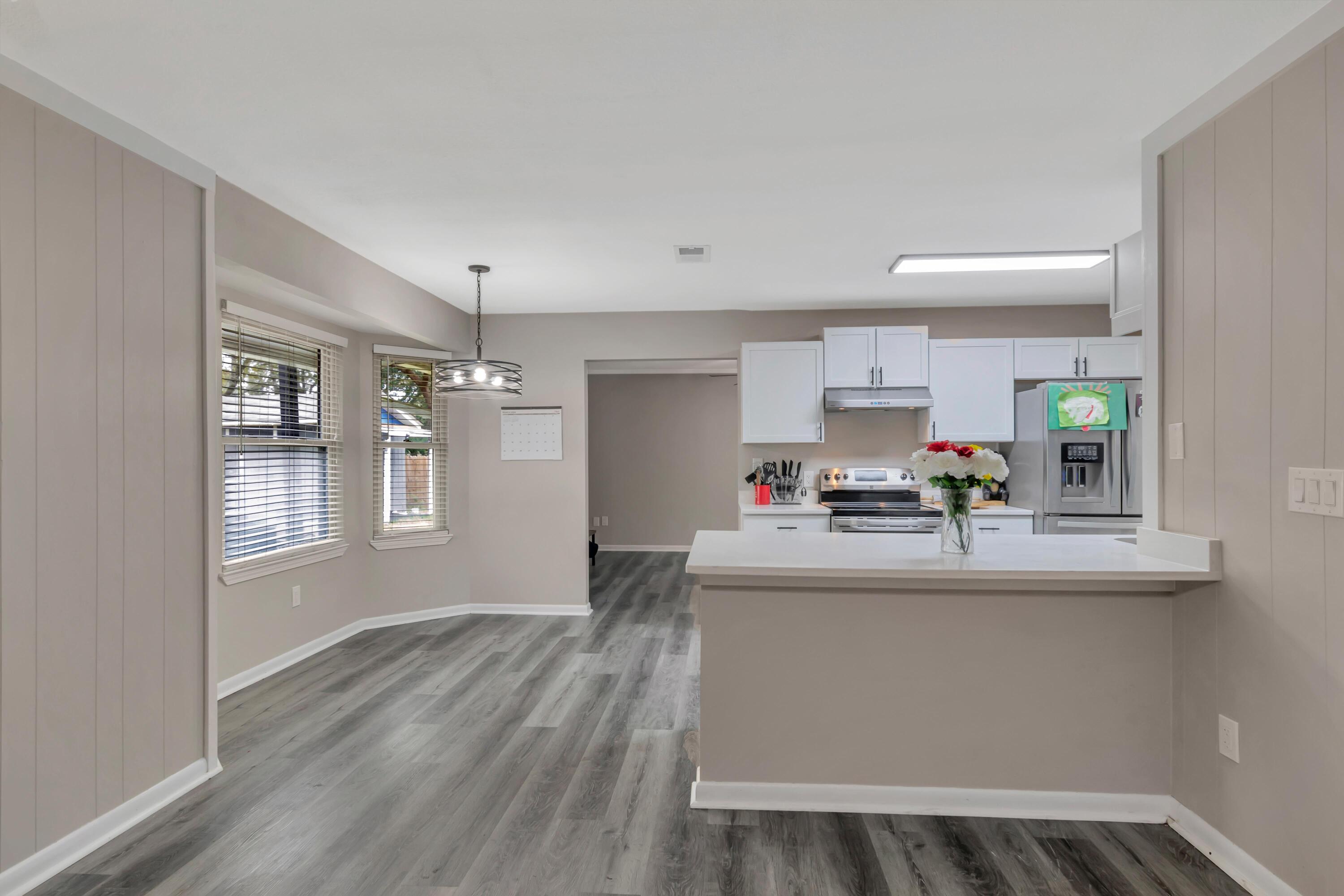 NICEVILLE (222200.00) - Residential