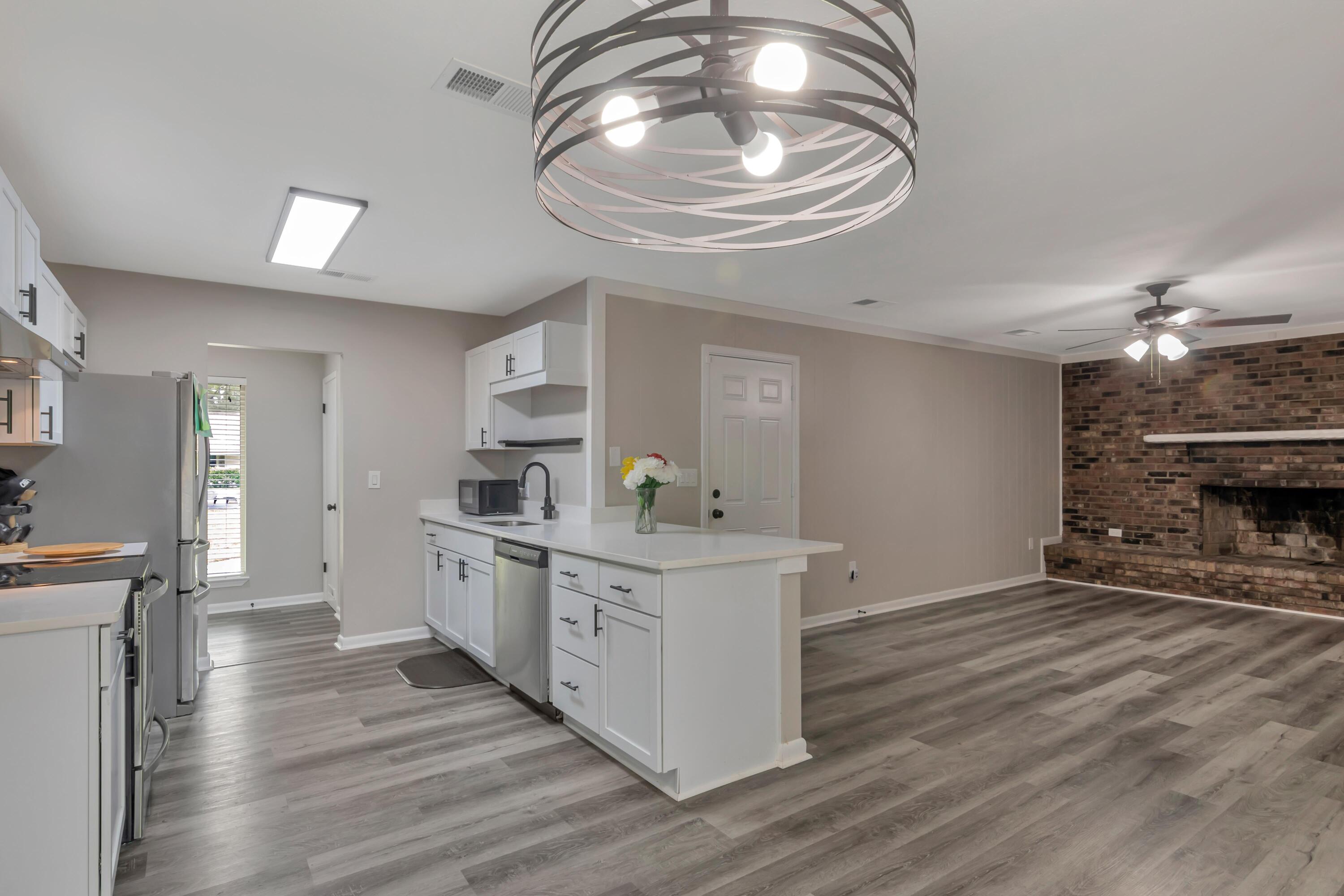 NICEVILLE (222200.00) - Residential
