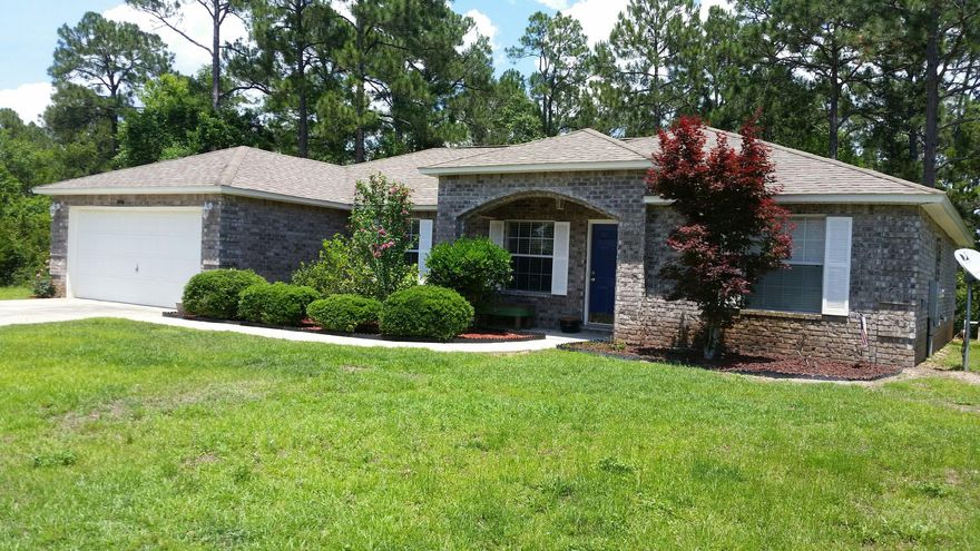 Cute brick home in cul-de-sac in Hidden Creek. Formal living room, formal dining room, Eat-in-kitchen with island. Den area off kitchen. yard is not fenced. Lawn pump and sprinkler system. Pet will be considered with owner approval and payment of a non-refundable pet fee. No smoking inside home or garage.