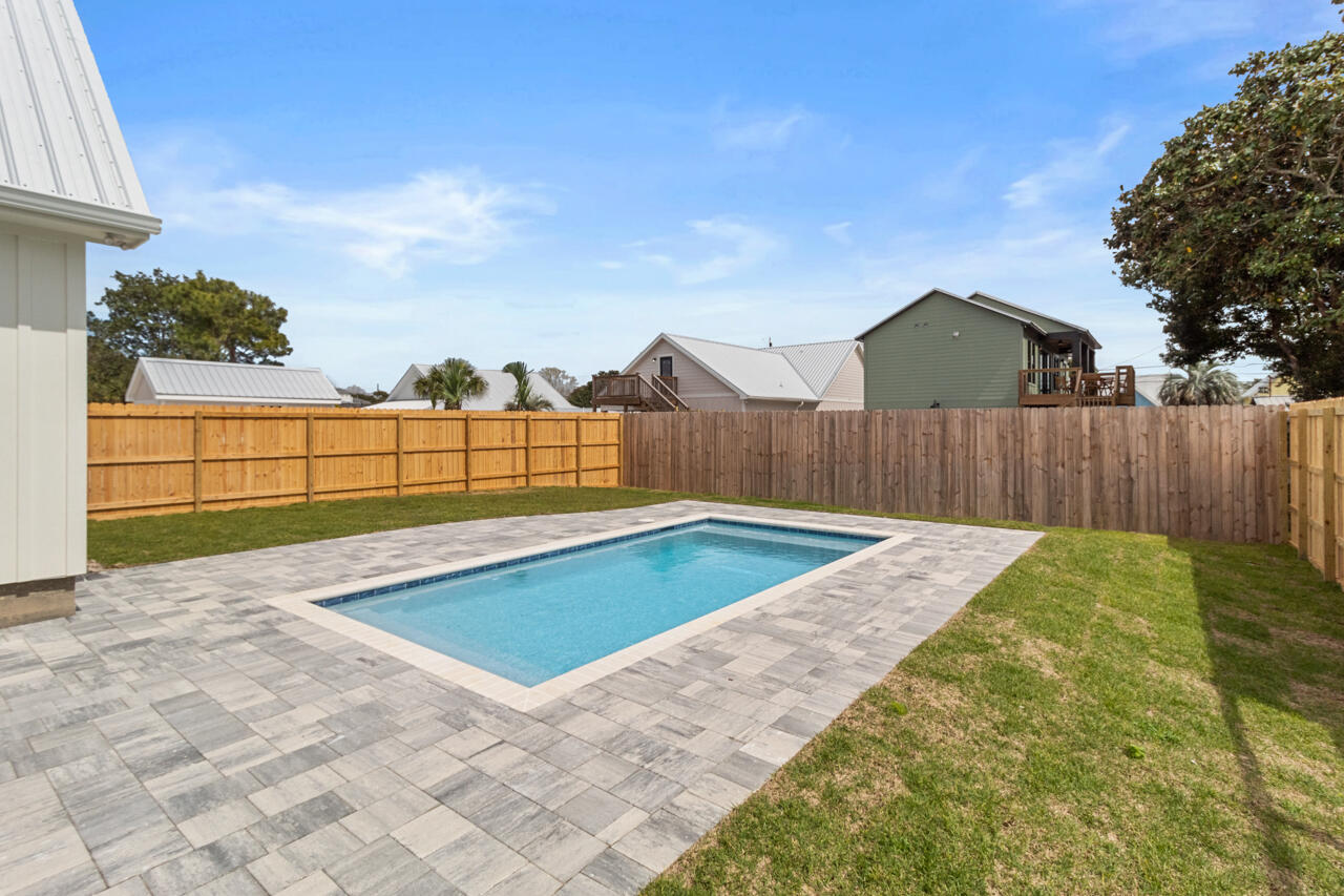 LAGUNA BEACH - Residential