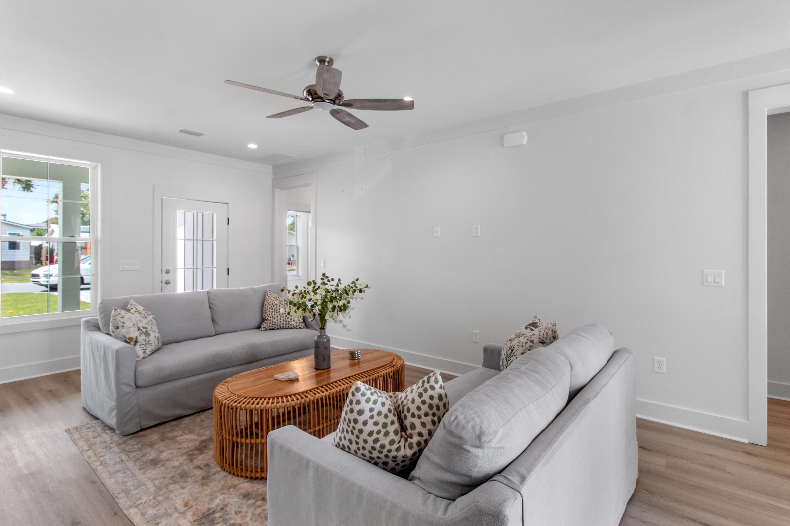 LAGUNA BEACH - Residential