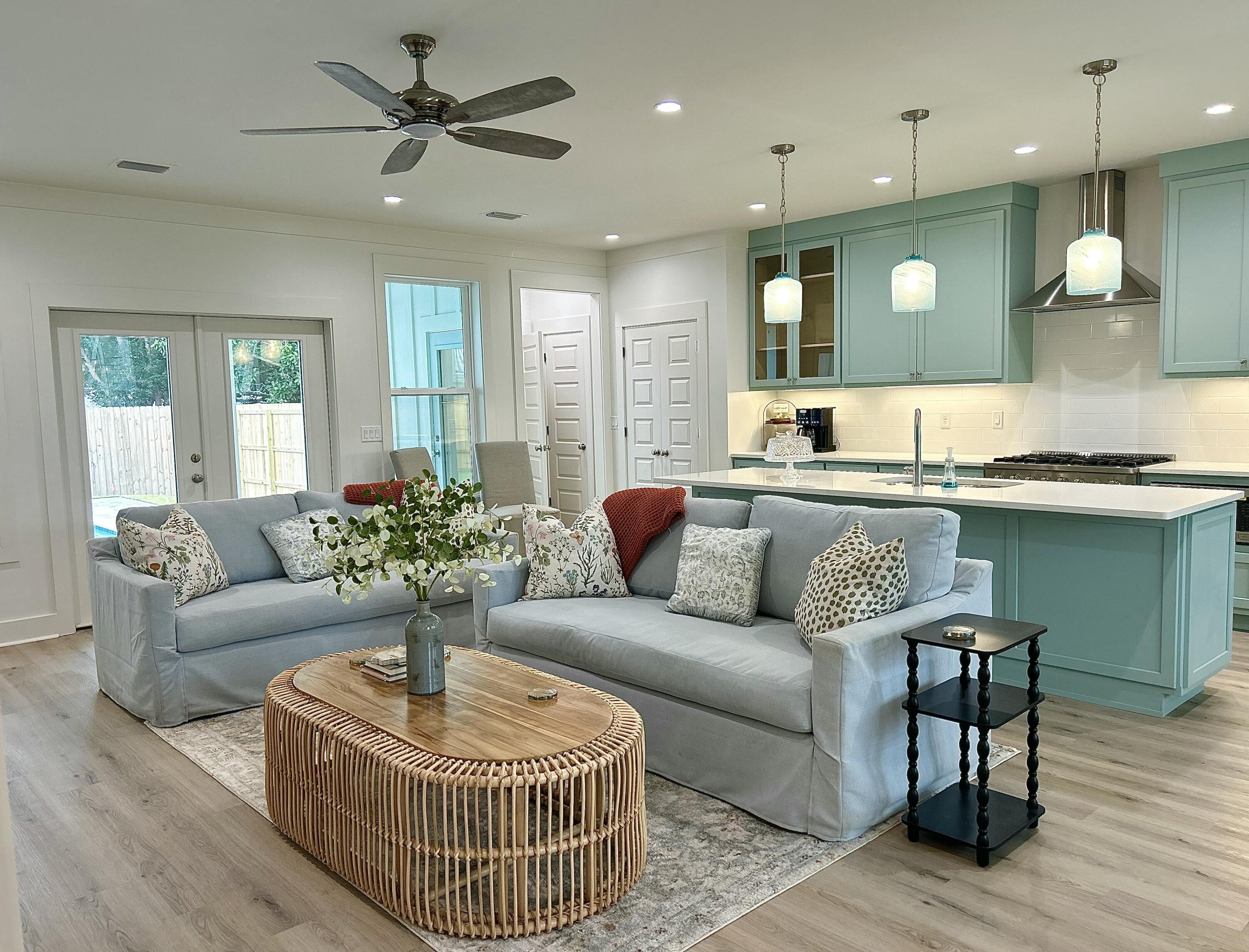 LAGUNA BEACH - Residential