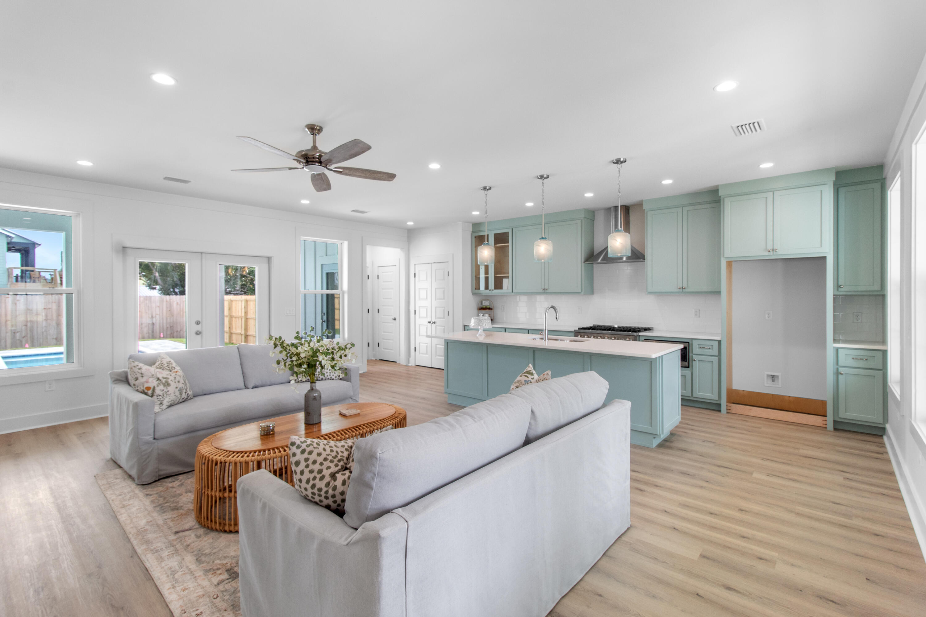 LAGUNA BEACH - Residential