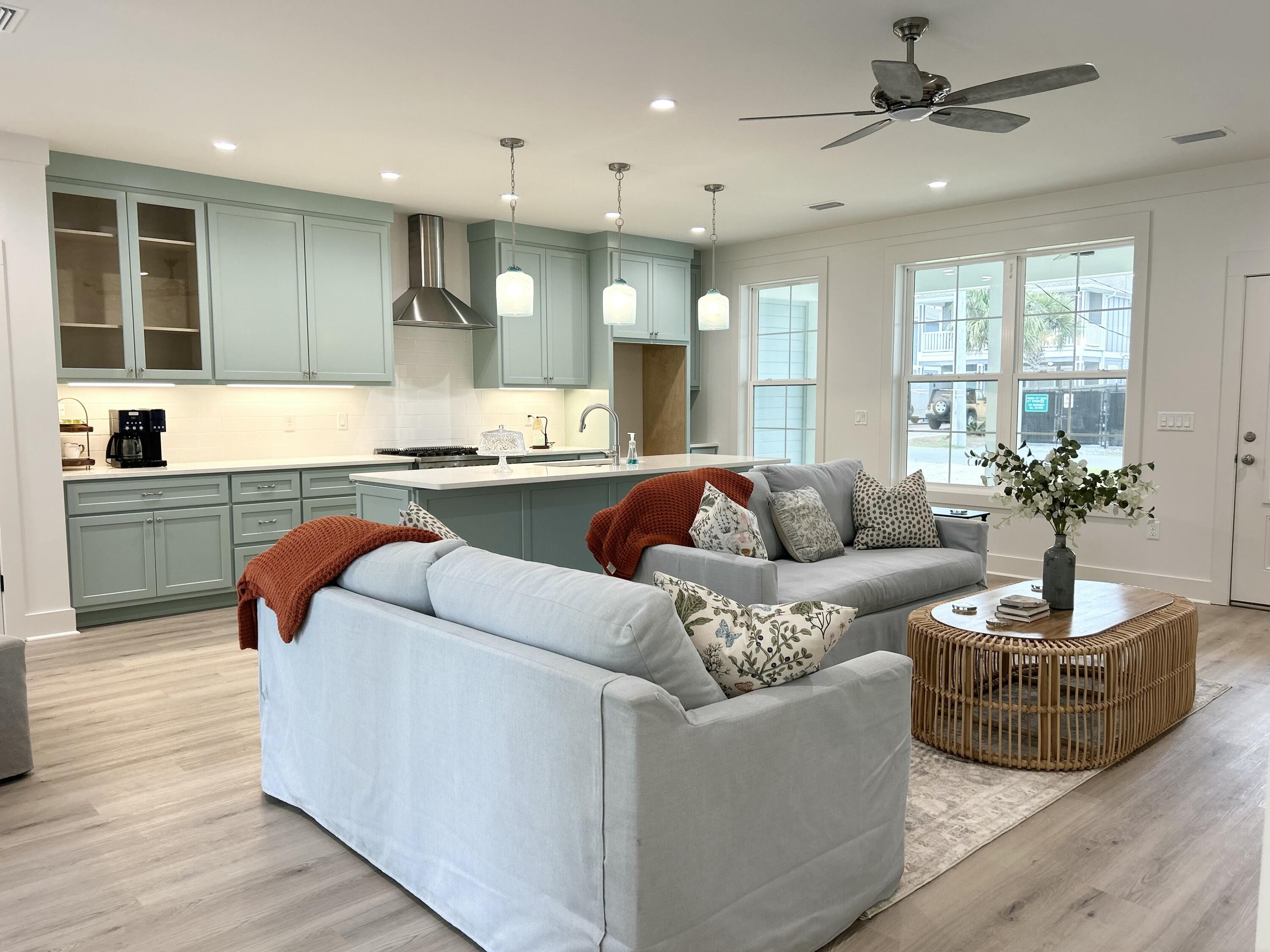 LAGUNA BEACH - Residential