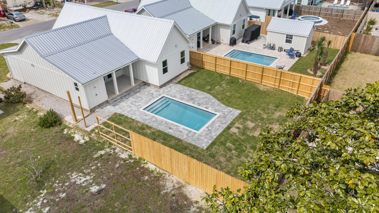 LAGUNA BEACH - Residential