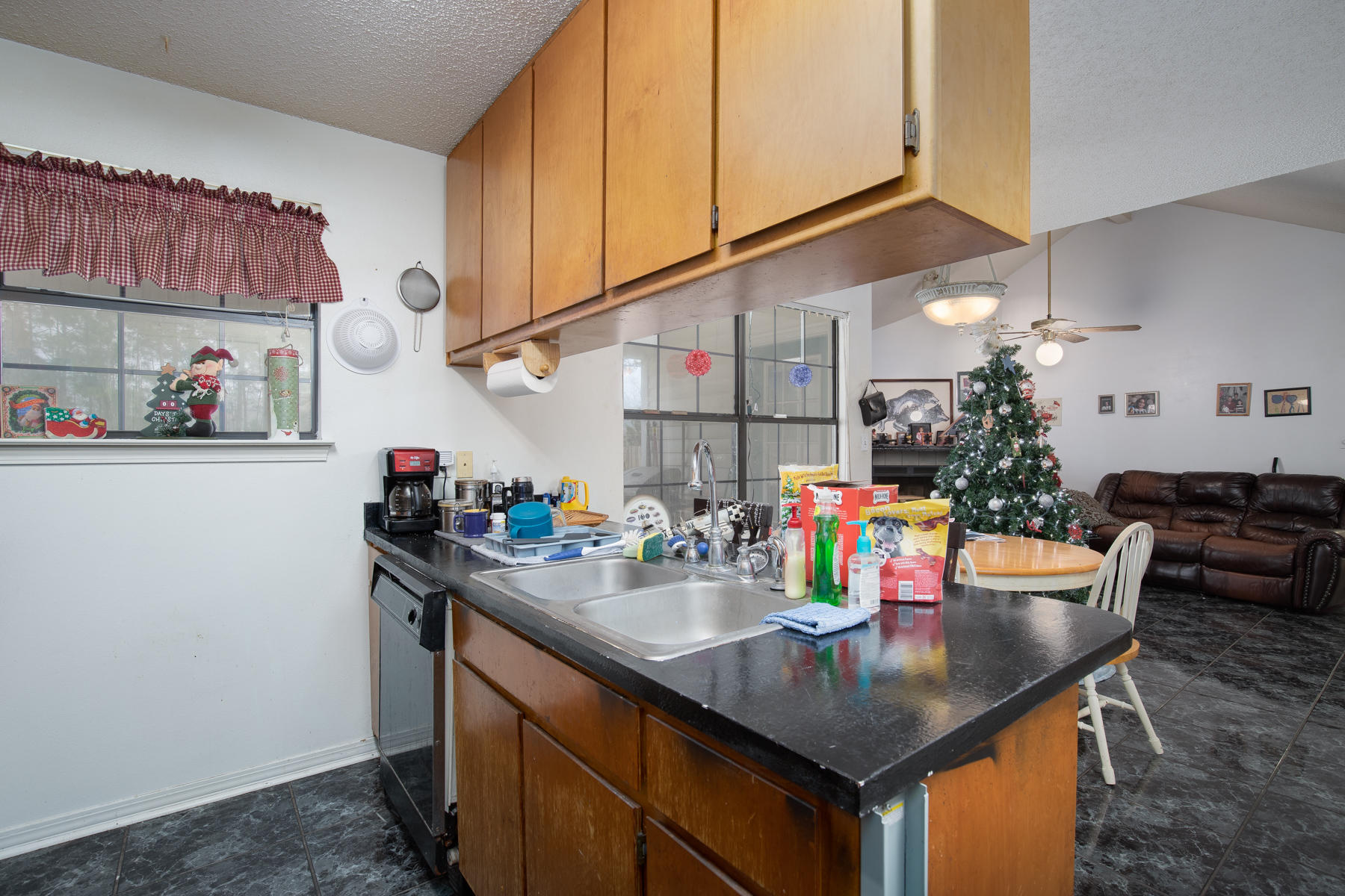 HOLLEY BY THE SEA - Residential