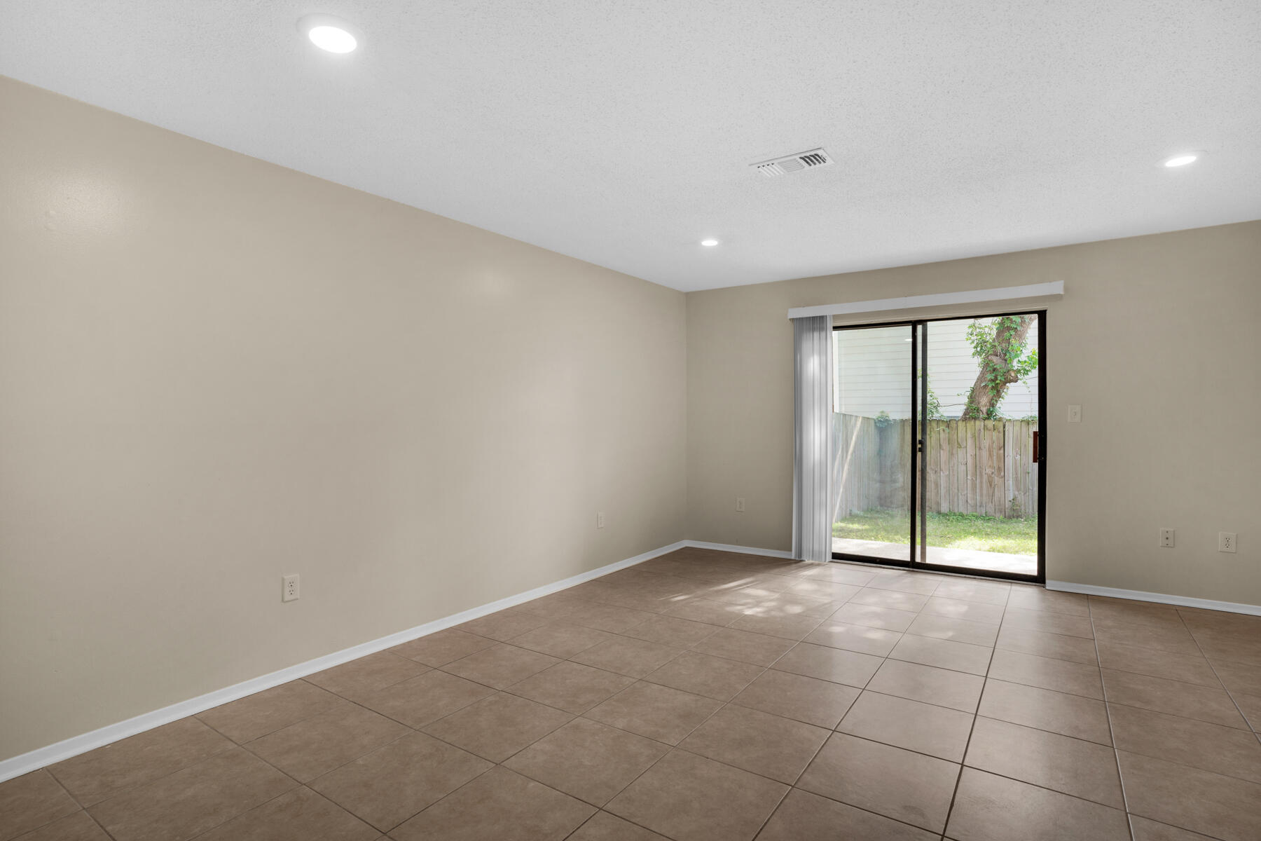 montage manor - Residential Lease