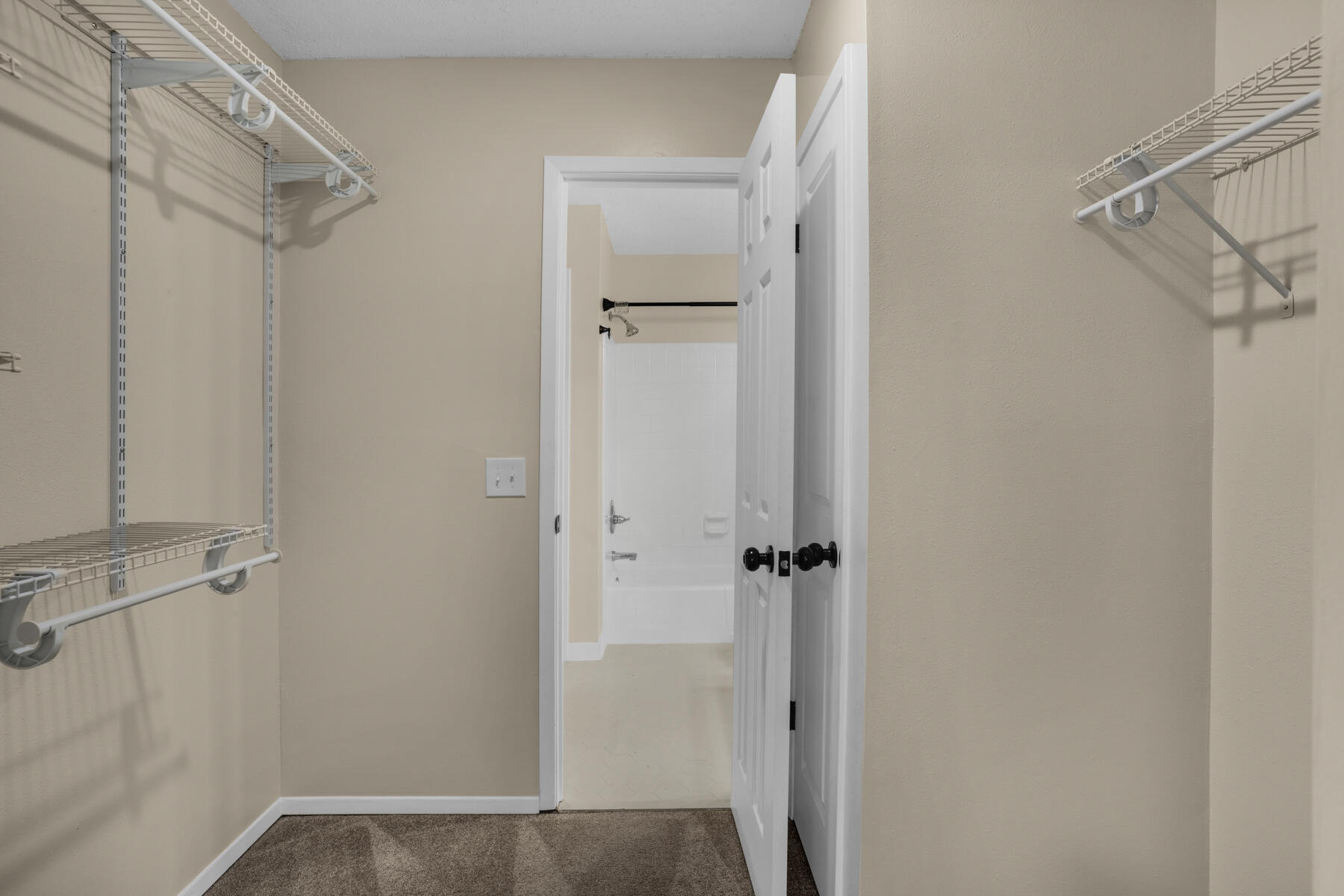 montage manor - Residential Lease