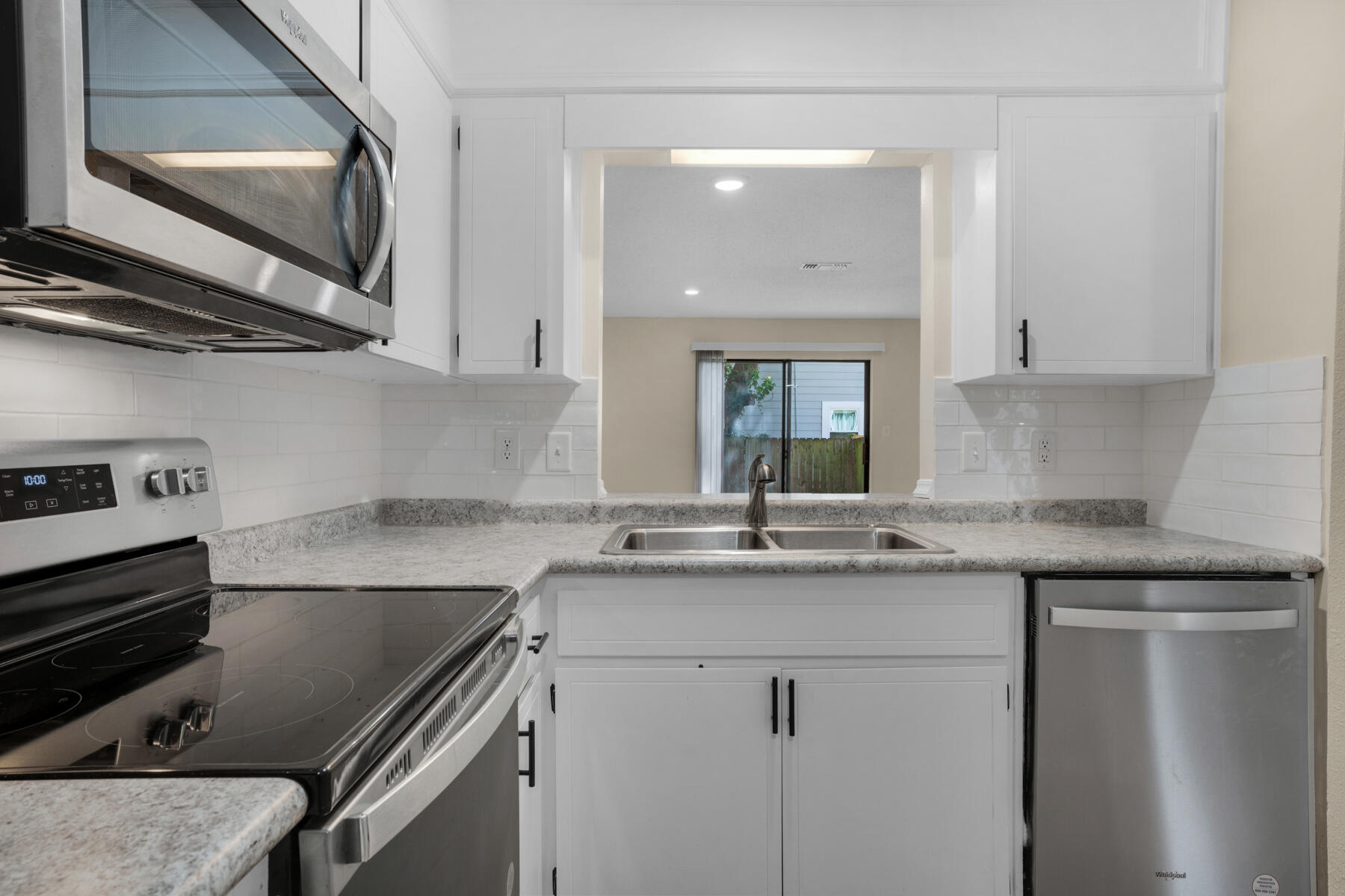 montage manor - Residential Lease