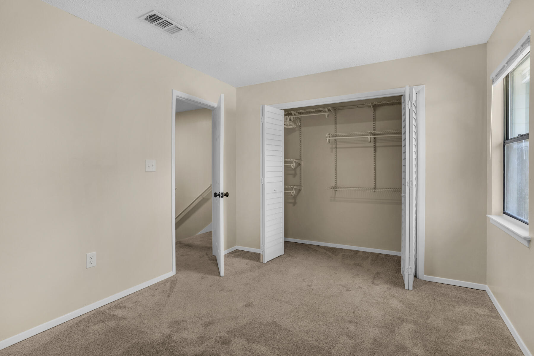 montage manor - Residential Lease