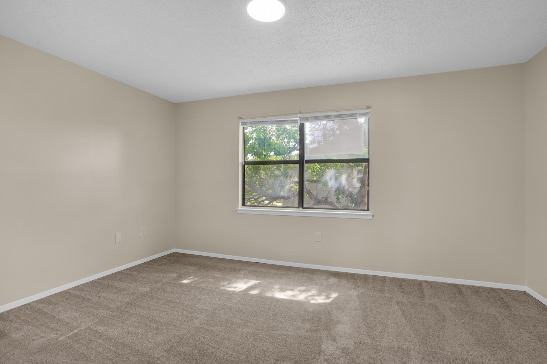 montage manor - Residential Lease