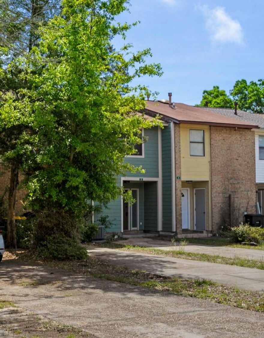 Nicely maintained two story townhome located in South FWB-only 4.5 miles from the most beautiful beaches along the Gulf coast! Your new home has a nice tiled entryway that leads you to the kitchen and dining/living combination. There is also a sliding glass door that provides plenty of natural light and leads to a small fenced back yard. All bedrooms are on the 2nd level and have carpet. Washer/Dryer provided but not warranted. Sorry no pets allowed. All Coastal Realty Services residents are enrolled in the Resident Benefits Package (RBP) which includes renters insurance, HVAC air filter delivery (for applicable properties) and our best-in-class resident rewards program, and much more! More details upon application.