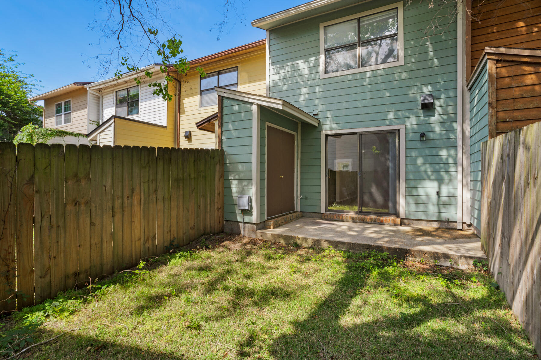 montage manor - Residential Lease