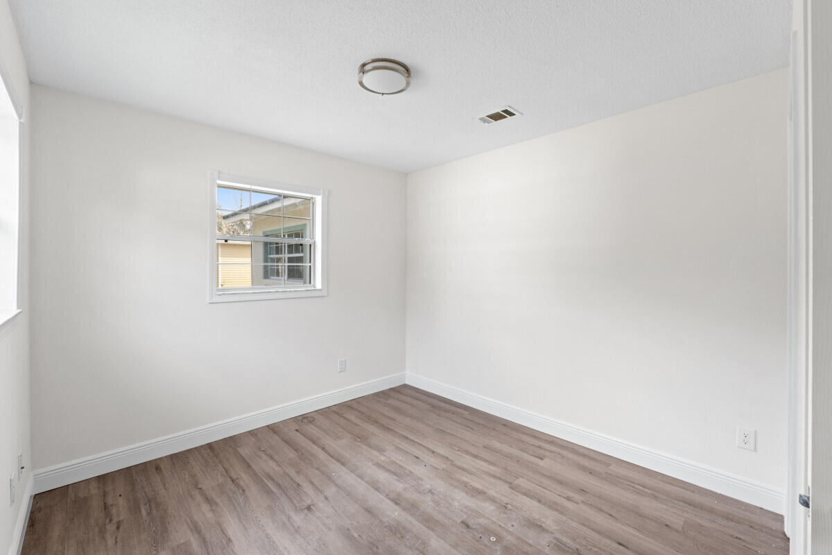 RACETRACK ROAD - Residential