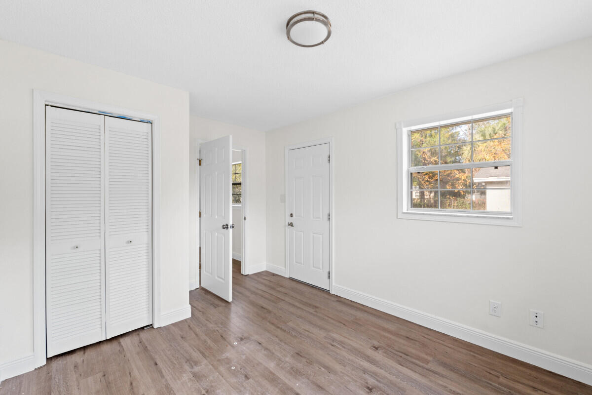 RACETRACK ROAD - Residential