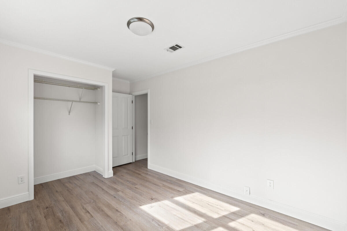 RACETRACK ROAD - Residential