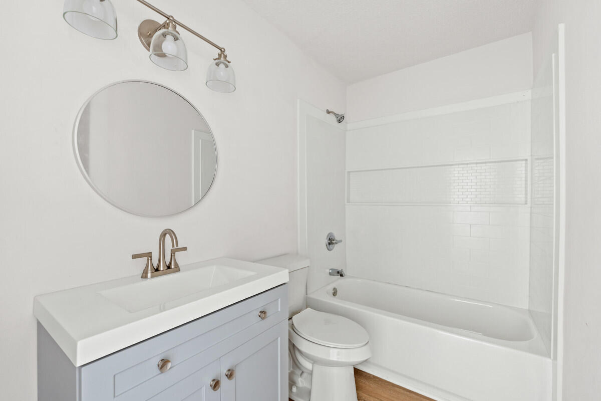 RACETRACK ROAD - Residential