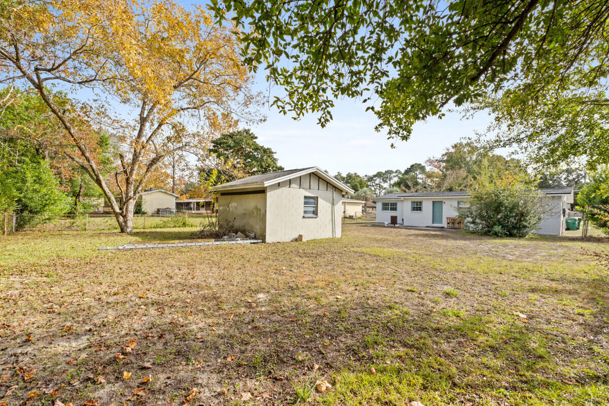 RACETRACK ROAD - Residential