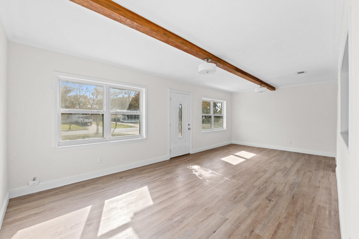 RACETRACK ROAD - Residential