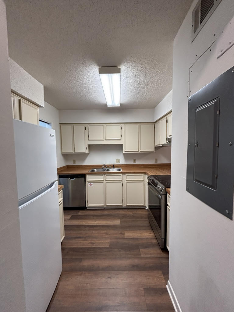 CAPE CASA T/H 3RD ADDN - Residential Lease