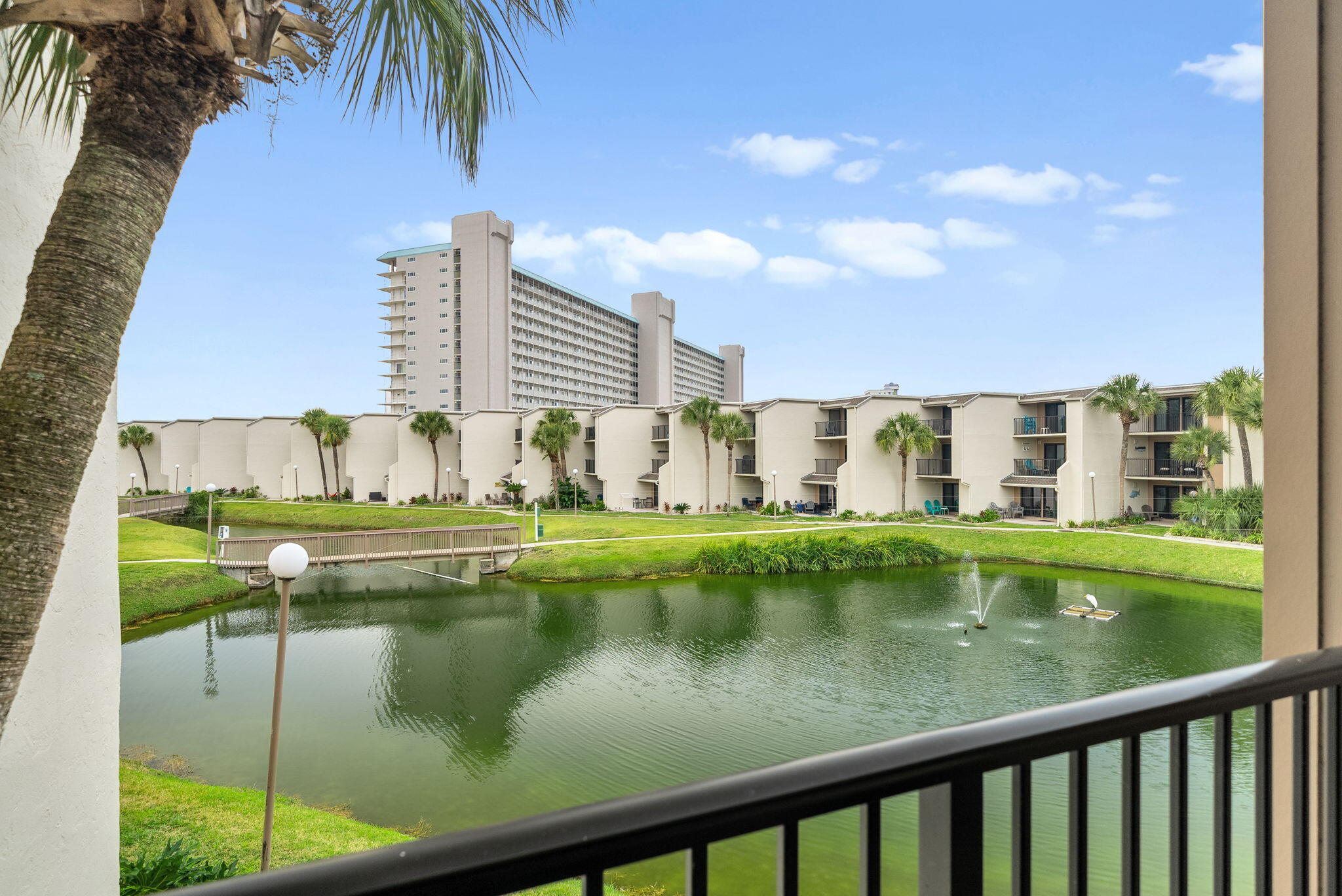 SUGAR BEACH T/H - Residential