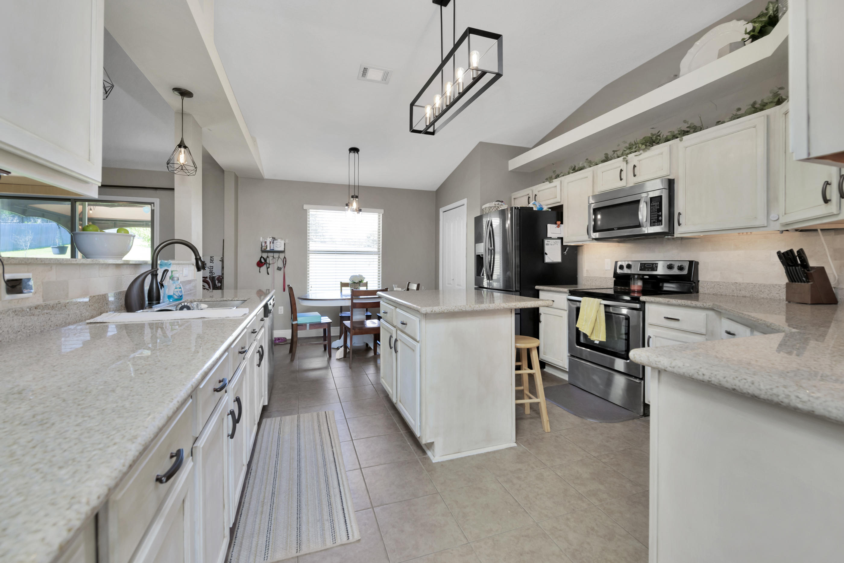 SILVER SPRINGS EST - Residential