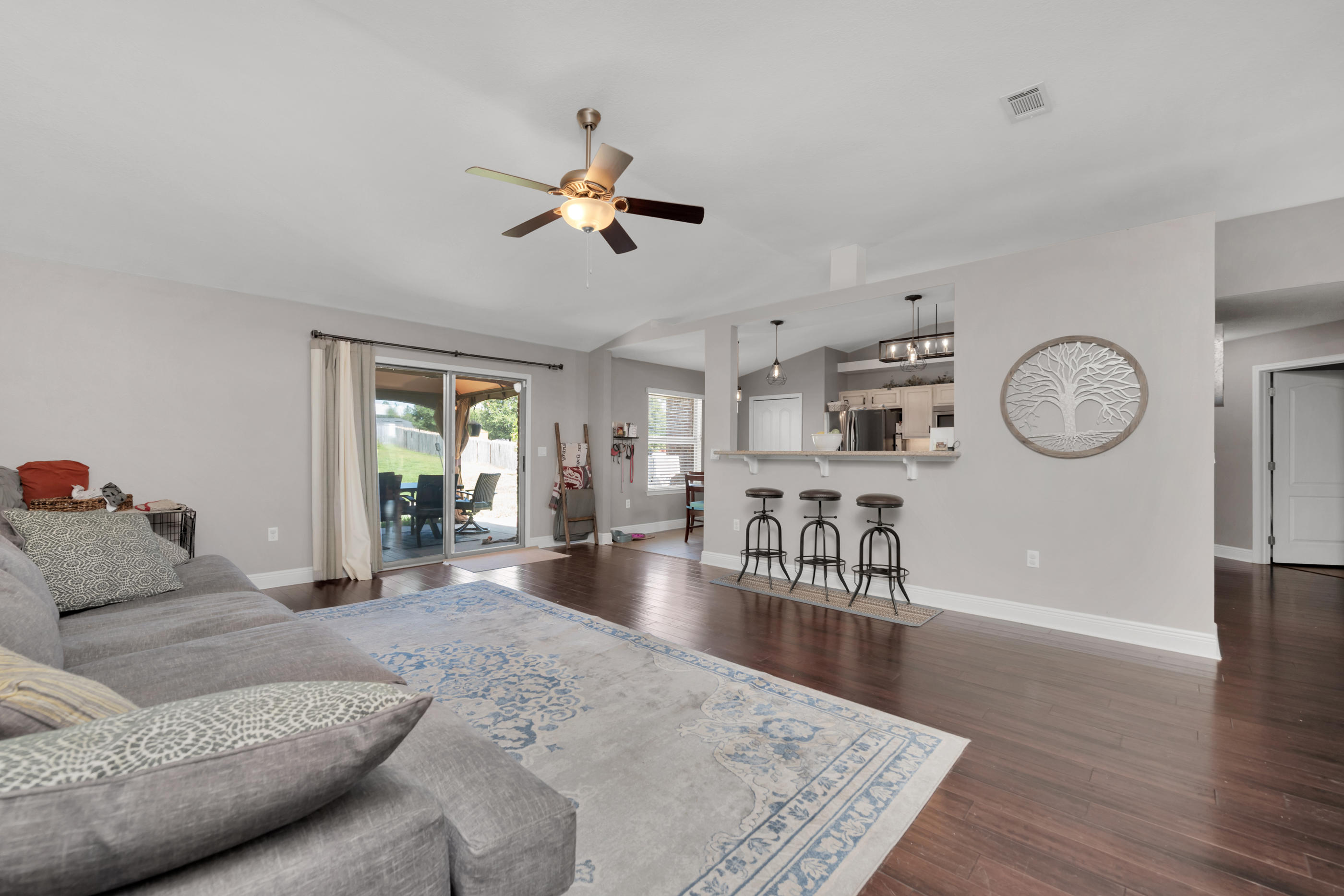 SILVER SPRINGS EST - Residential