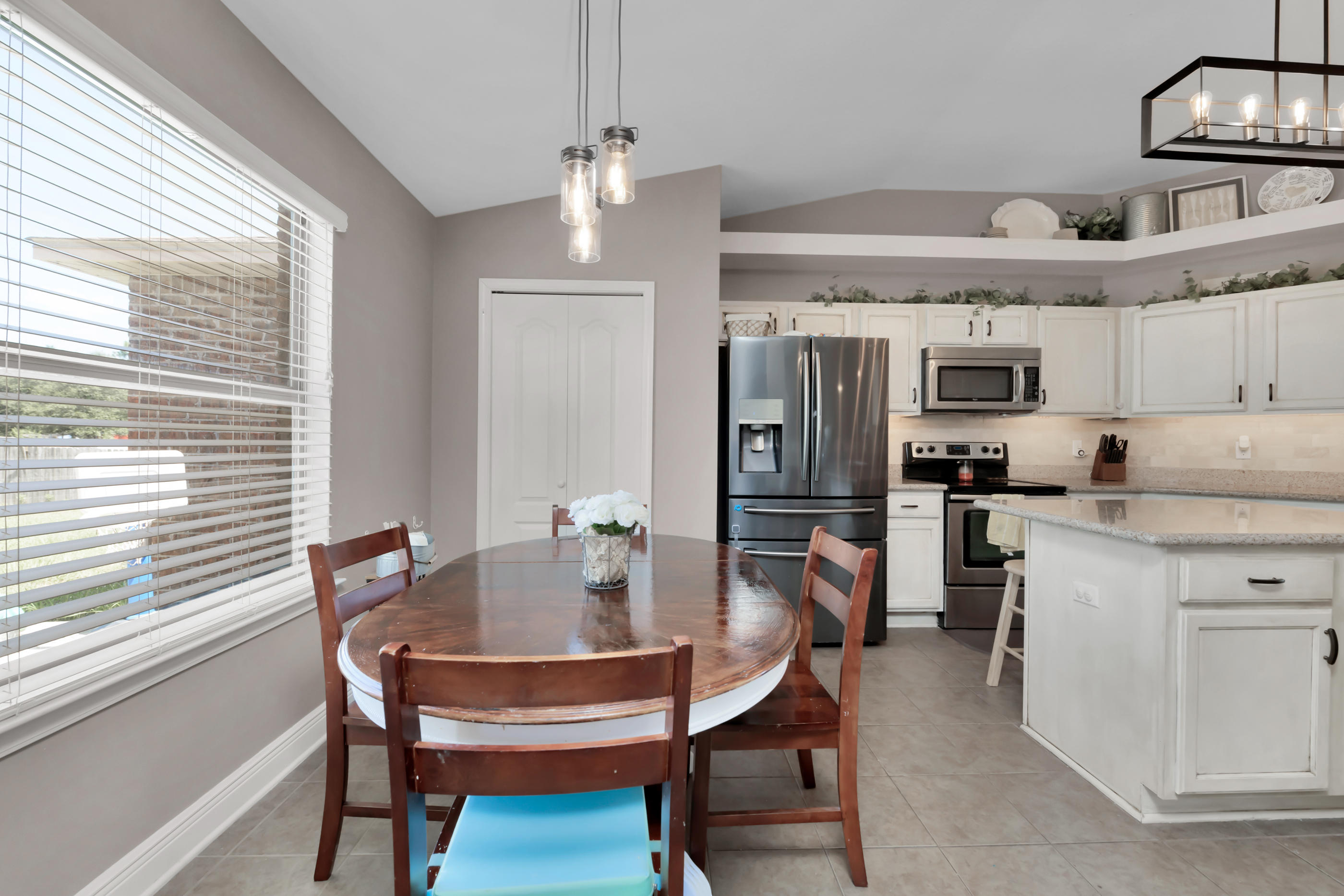 SILVER SPRINGS EST - Residential